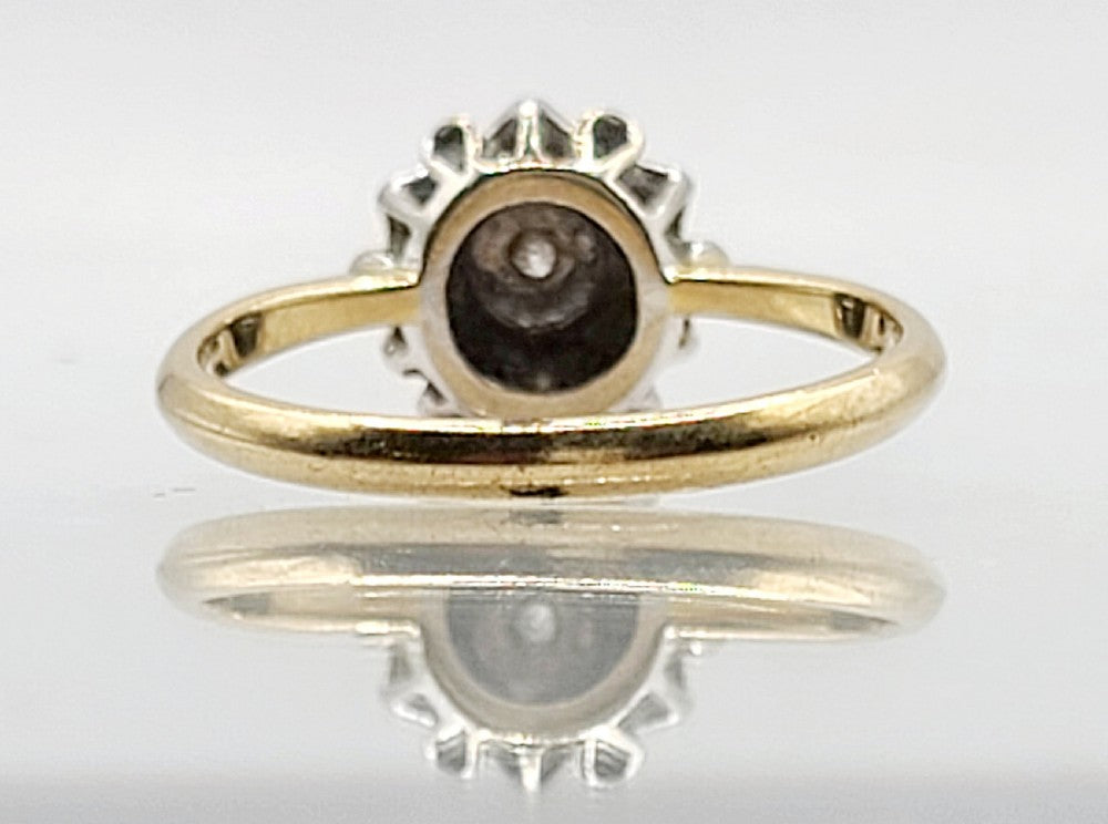 Vintage Diamond Cluster Ring, marked 18ct (O)