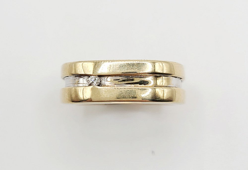 Vintage 9ct Gold Ring with Diamond (U)