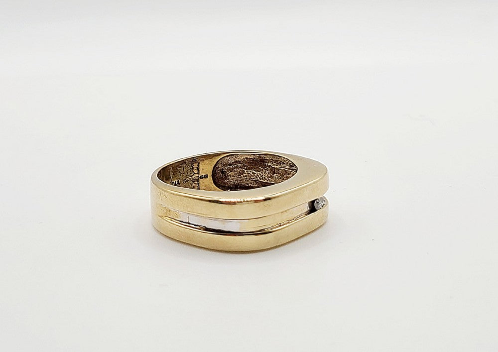 Vintage 9ct Gold Ring with Diamond (U)