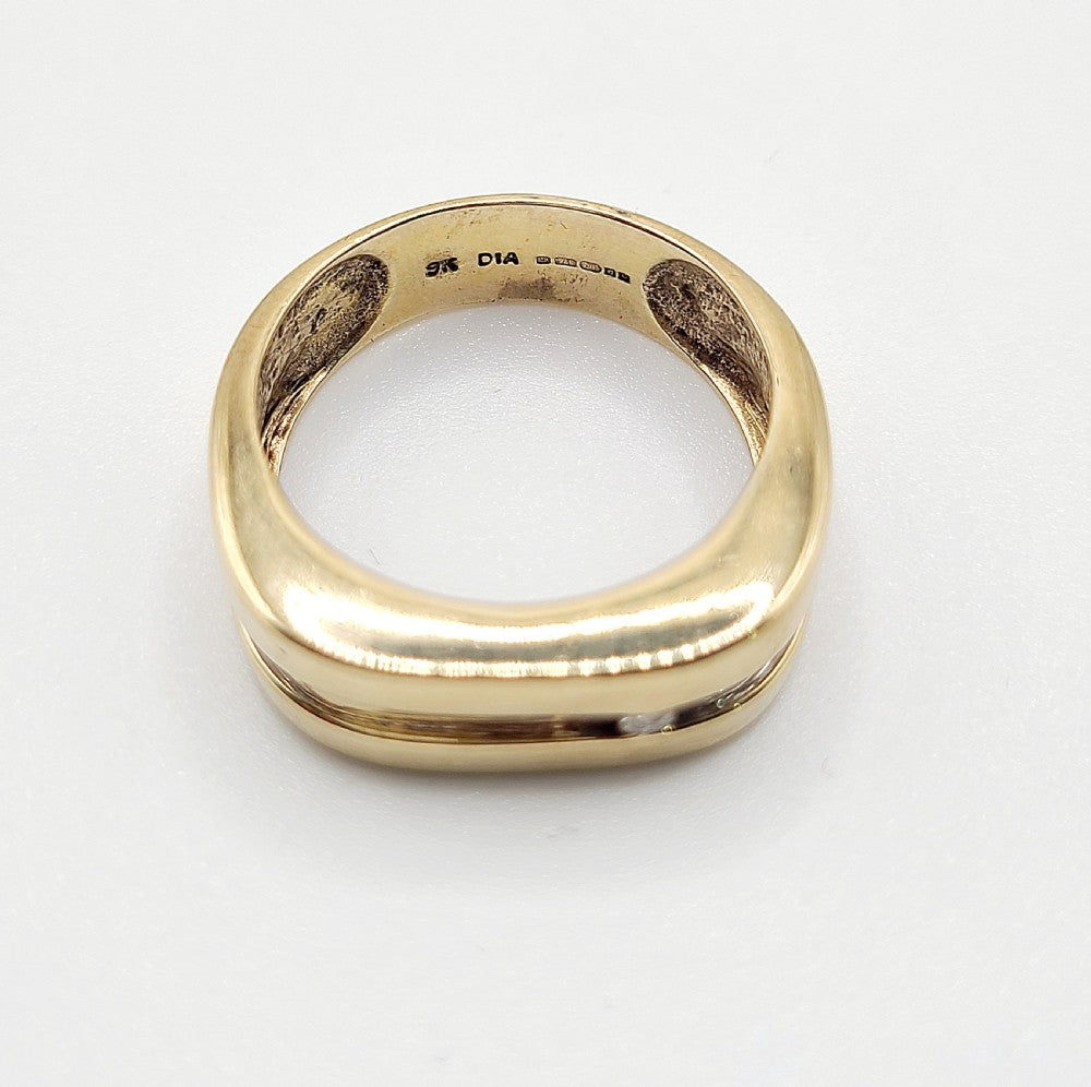 Vintage 9ct Gold Ring with Diamond (U)
