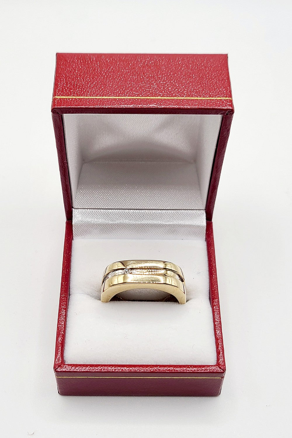 Vintage 9ct Gold Ring with Diamond (U)
