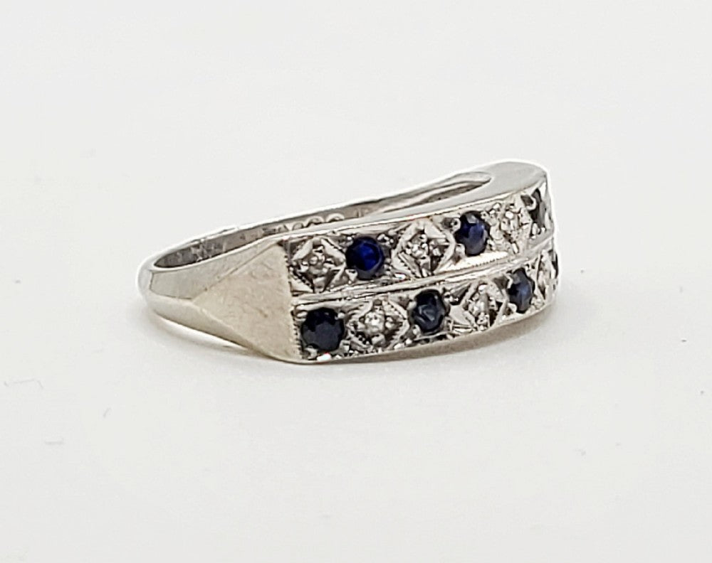 Sapphire & Illusion set Diamonds on White Gold Band Ring (N1/2)