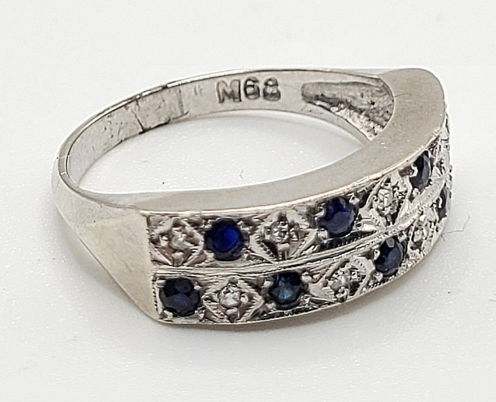 Sapphire & Illusion set Diamonds on White Gold Band Ring (N1/2)
