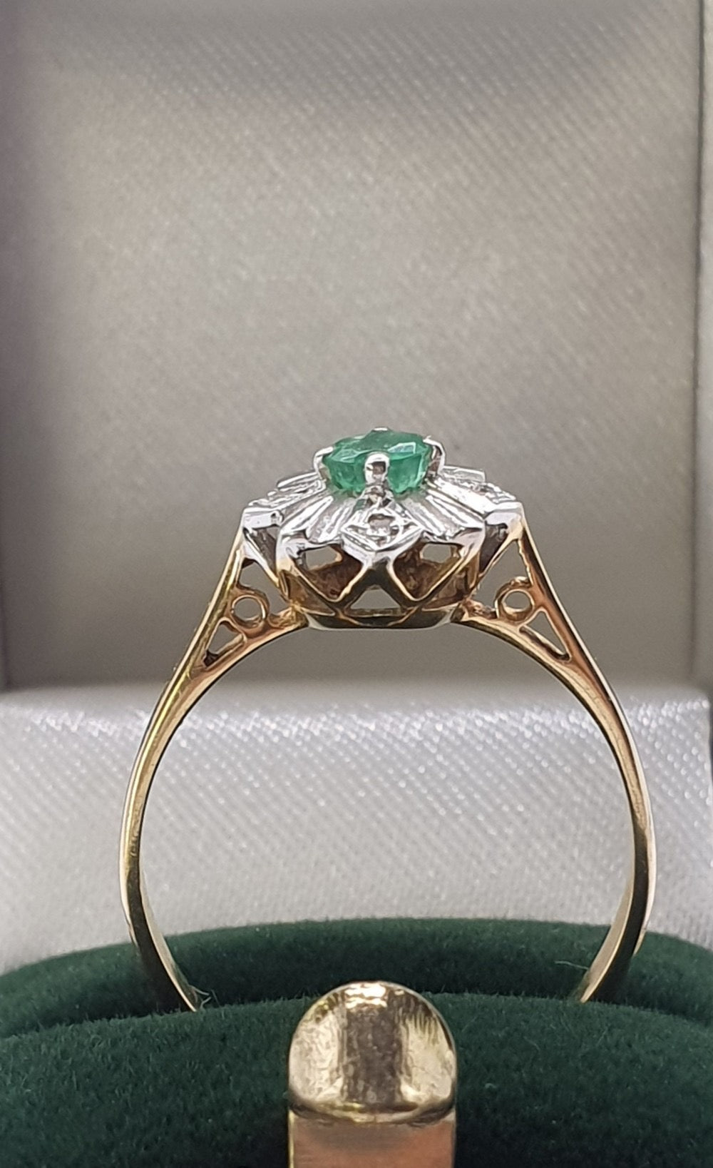 Art Deco Emerald & Diamond 18ct Star Cluster Ring c1930