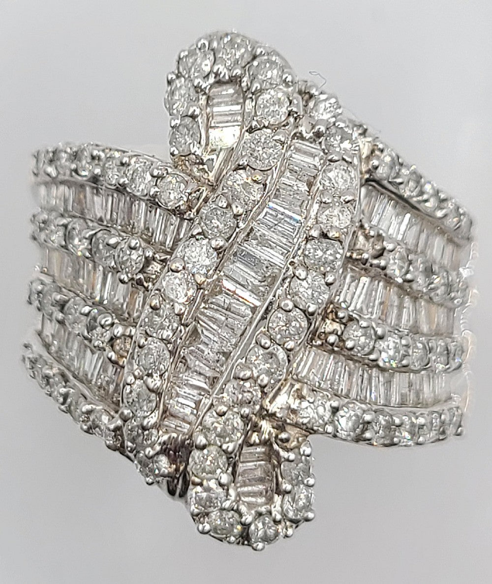 Diamond Swirl Cluster (approx 3ct) 9ct Gold Ring (P)