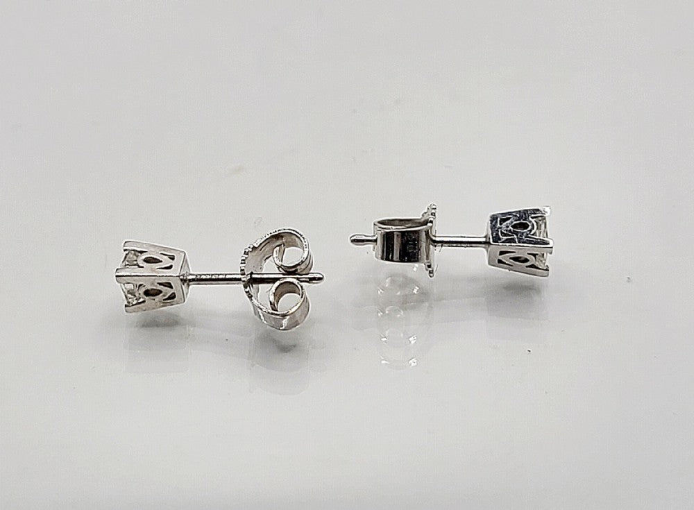 Princess Cut Diamond Stud on 14ct White Gold Earrings