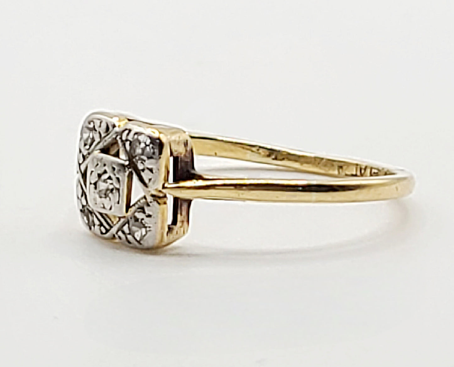 Art Deco Diamond Platinum Set 18ct Gold Ring c1930s - Size N