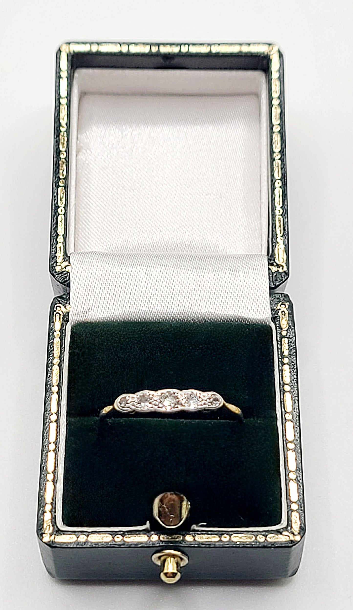 Art Deco 5 Stone Diamond & Platinum 18ct Gold Ring