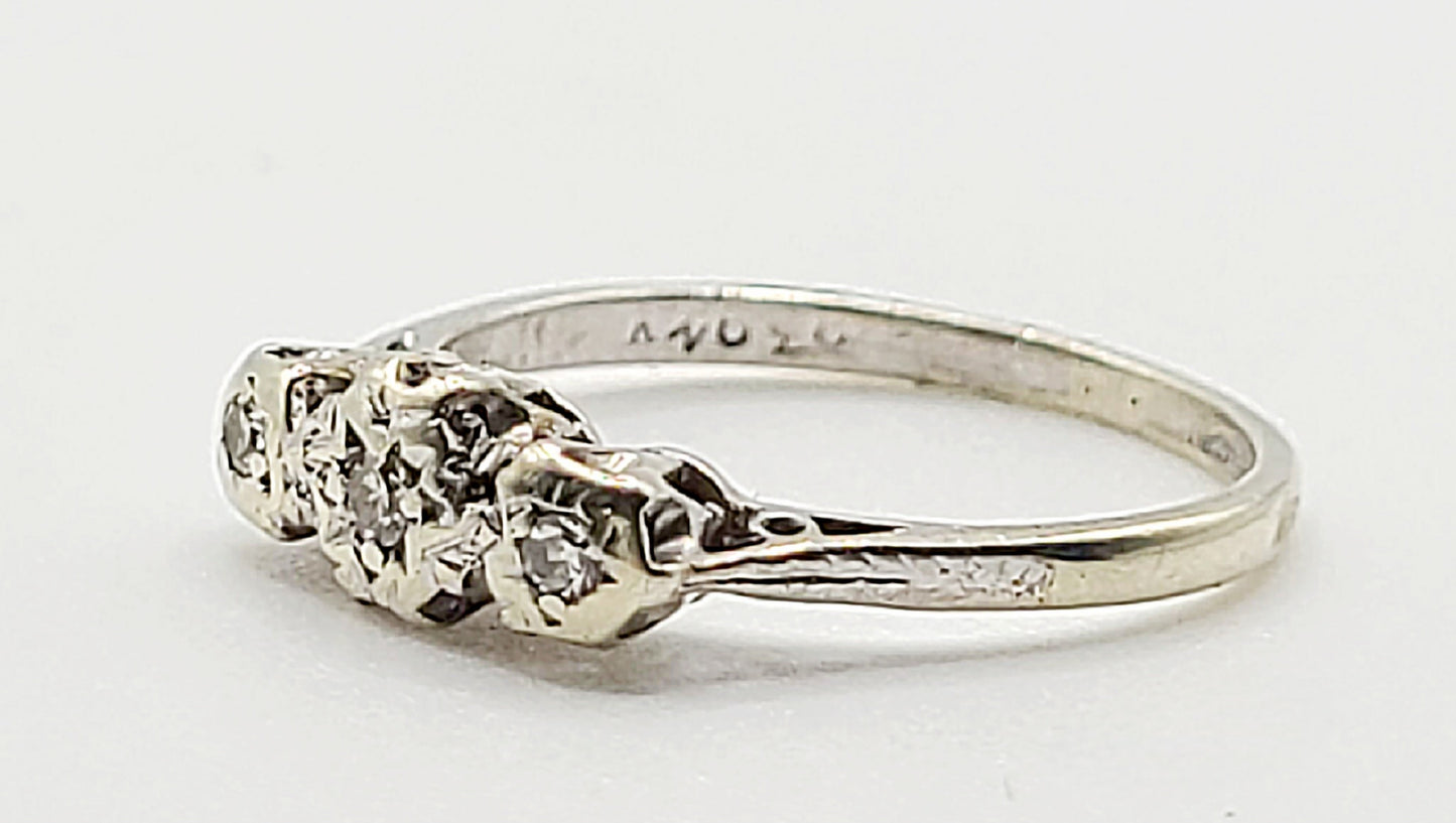 Art Deco Trilogy Ring 18ct Gold with 3 Platinum Set Diamonds