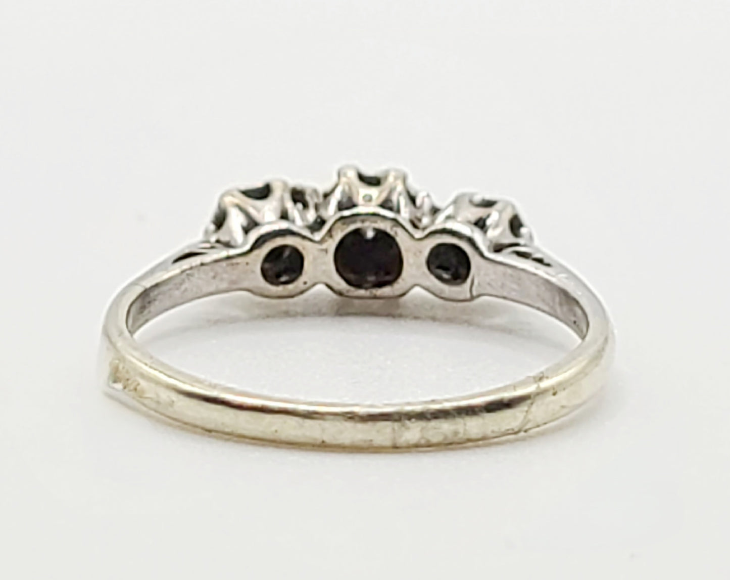 Art Deco Trilogy Ring 18ct Gold with 3 Platinum Set Diamonds