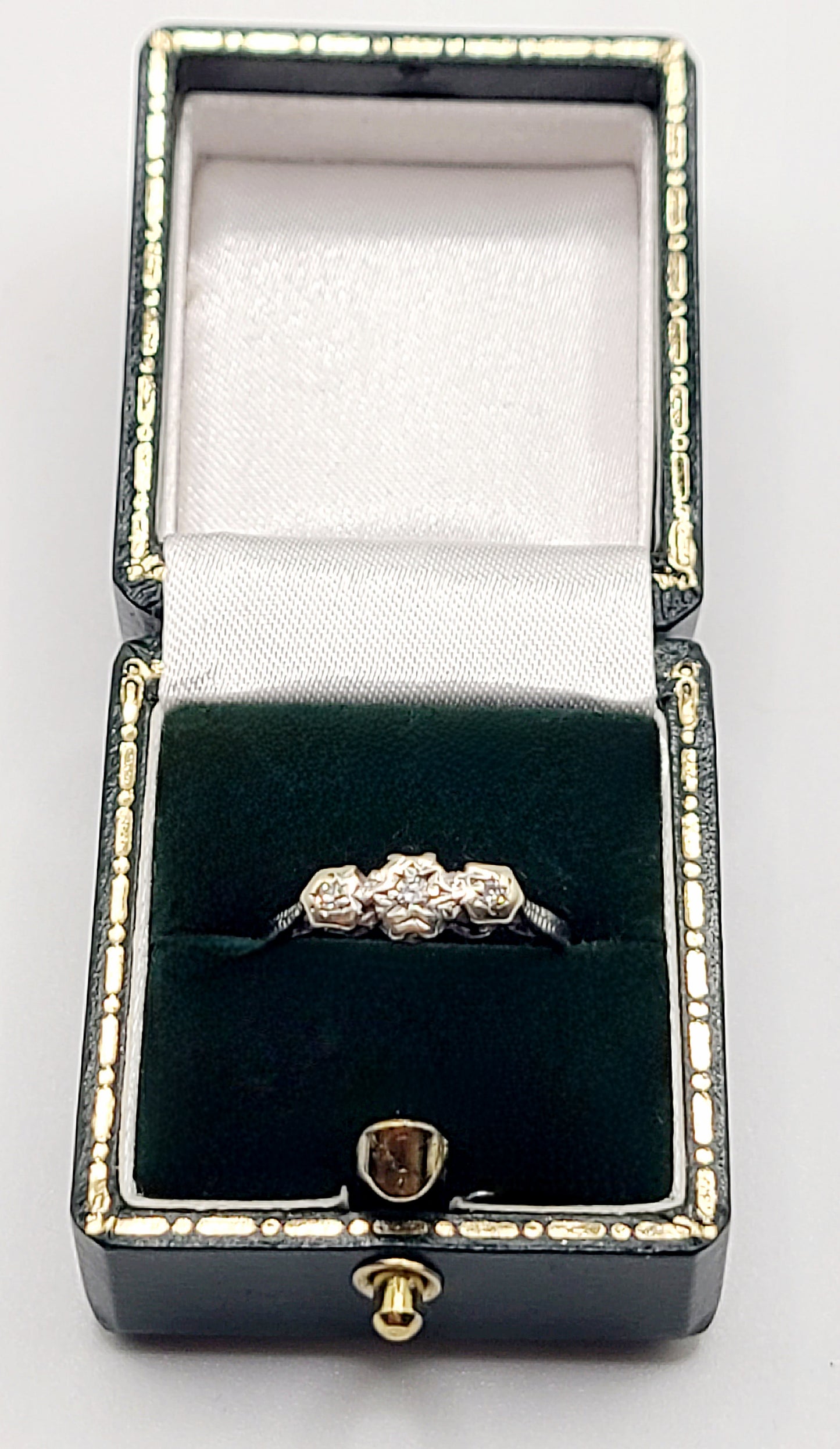 Art Deco Trilogy Ring 18ct Gold with 3 Platinum Set Diamonds