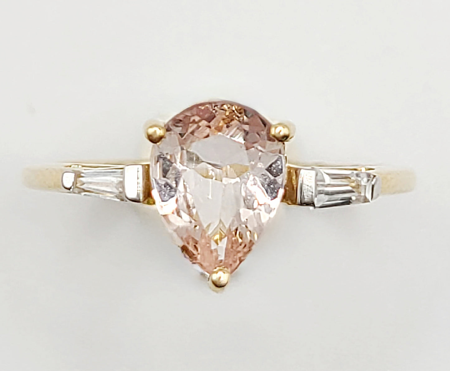 Morganite & Diamond 9ct Gold Ring (L1/2)