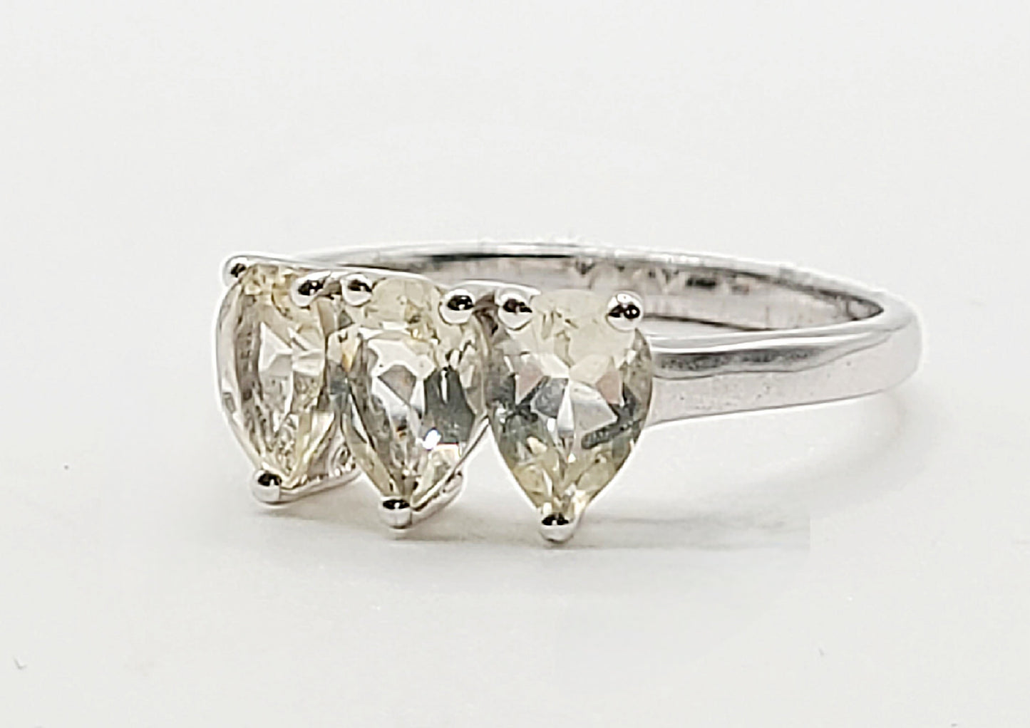 925 Silver Ring with Three Teardrop Lemon Crystal's (S)