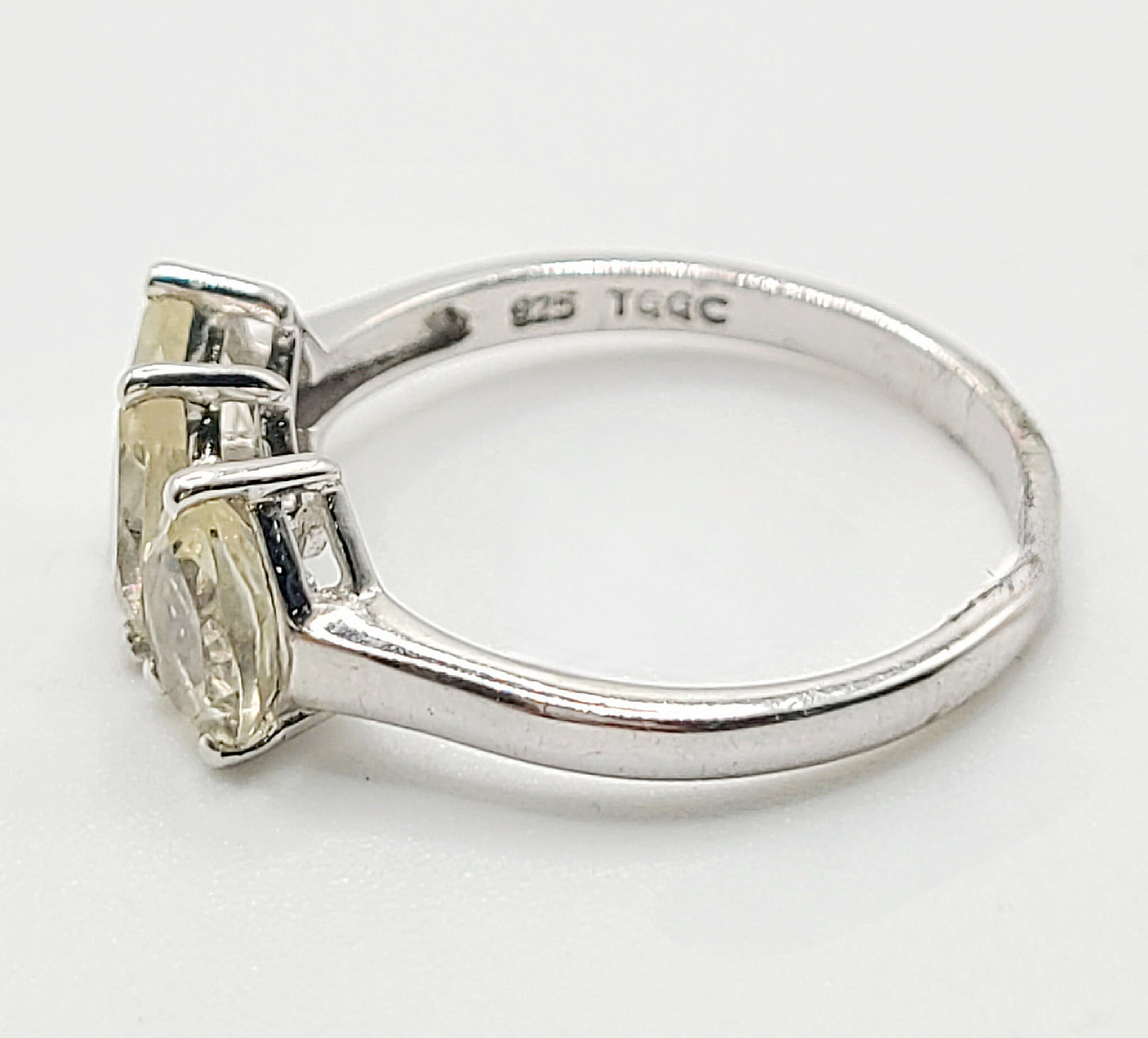925 Silver Ring with Three Teardrop Lemon Crystal's (S)