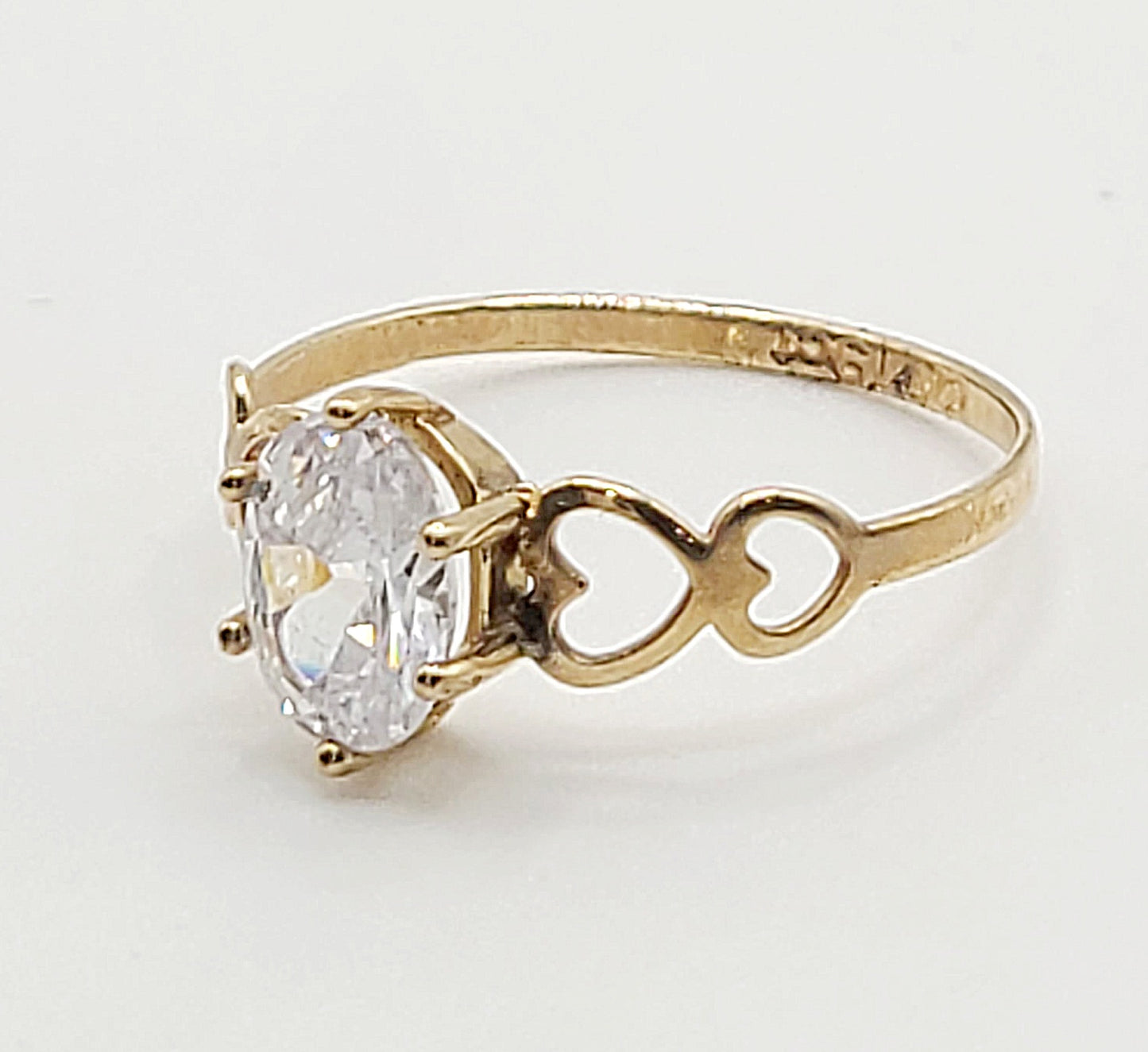 9ct Gold Cubic Zirconia Ring