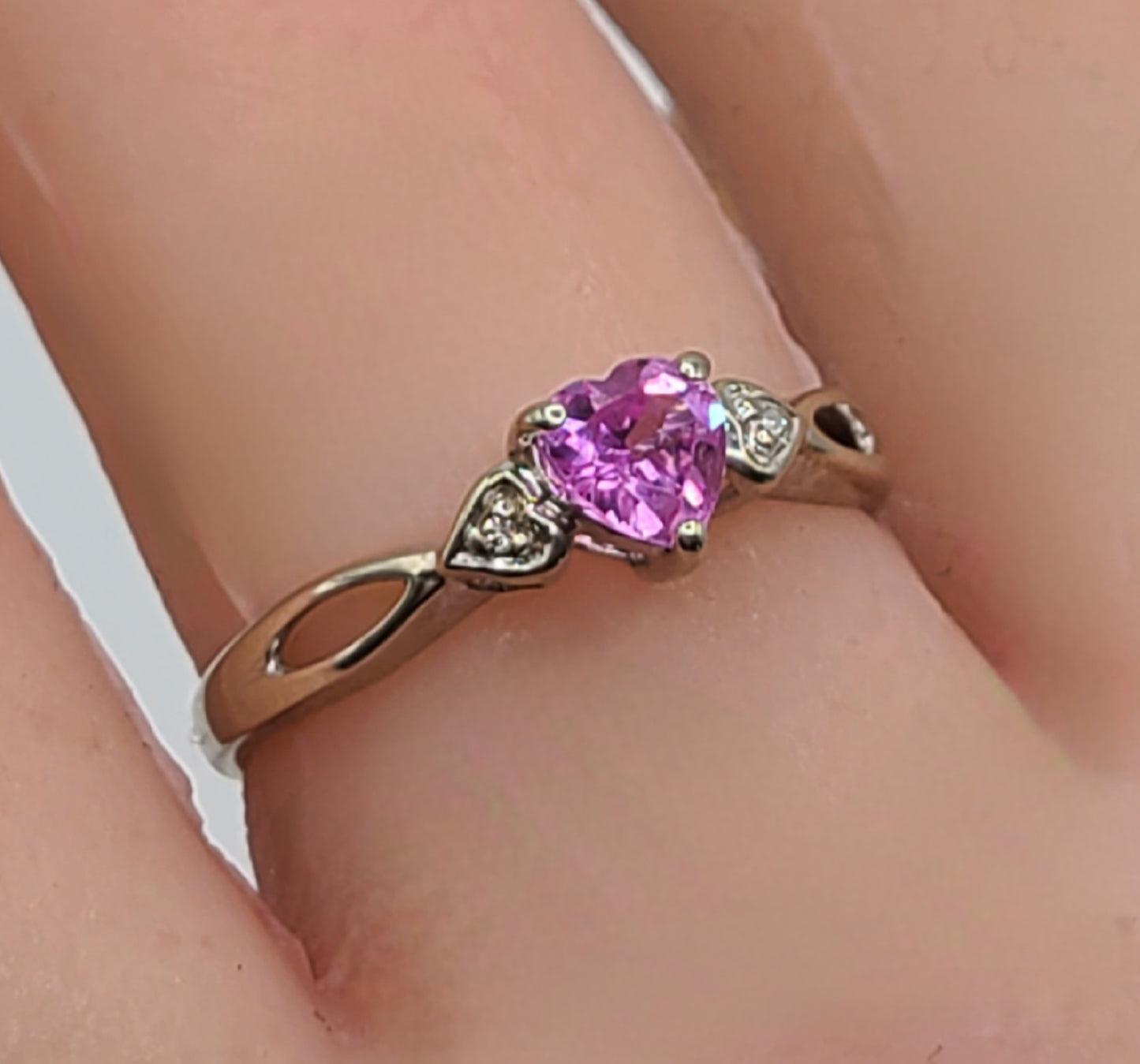 Pink Sapphire & Diamond 9ct White Gold Love Heart Ring (N1/2)