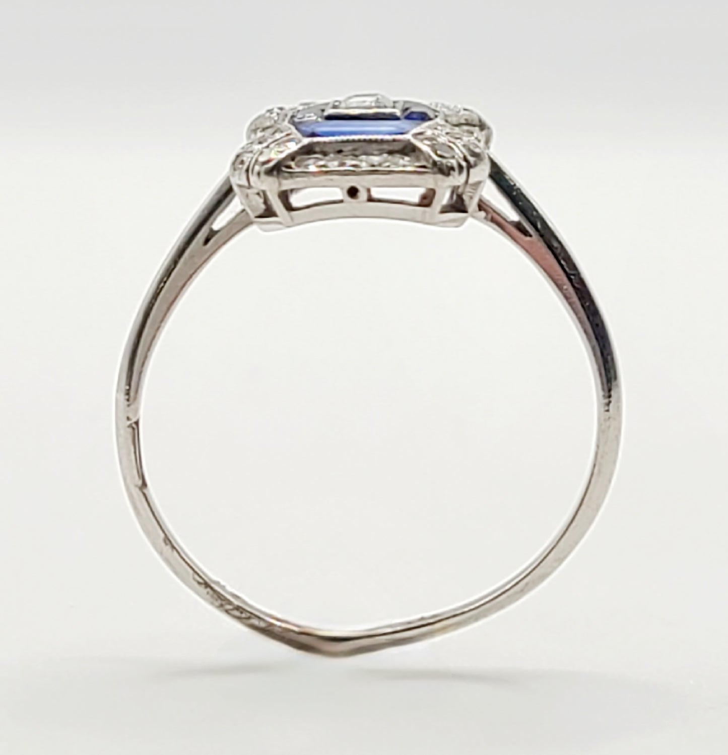 Art deco Sapphire & Diamond Platinum Ring