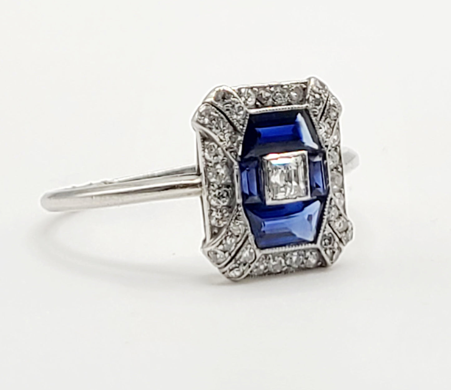 Art deco Sapphire & Diamond Platinum Ring