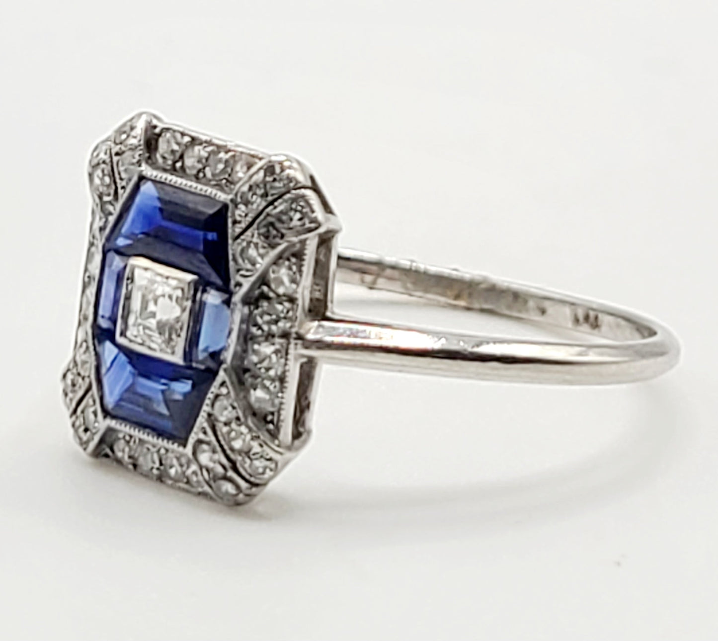 Art deco Sapphire & Diamond Platinum Ring