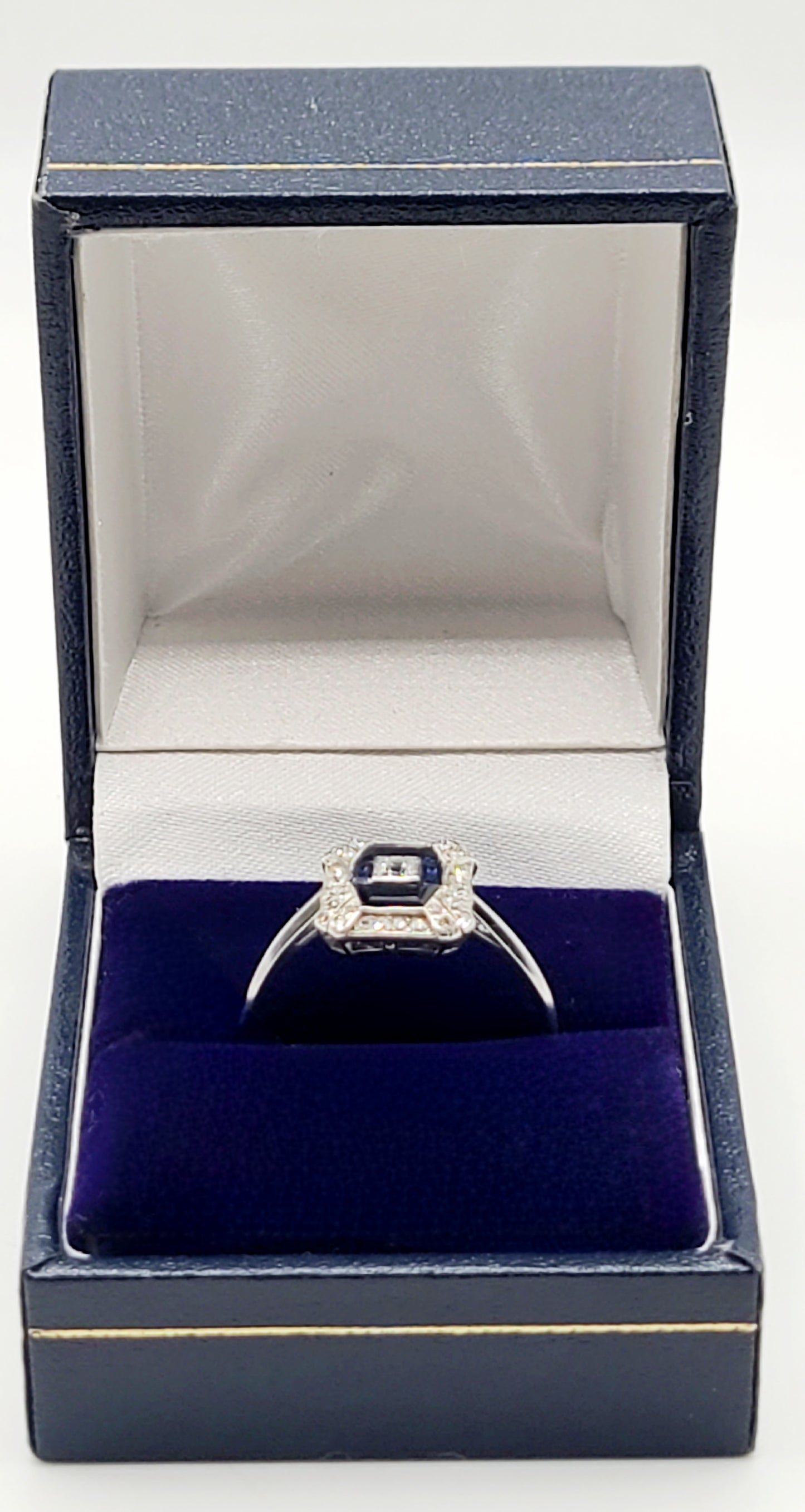 Art deco Sapphire & Diamond Platinum Ring