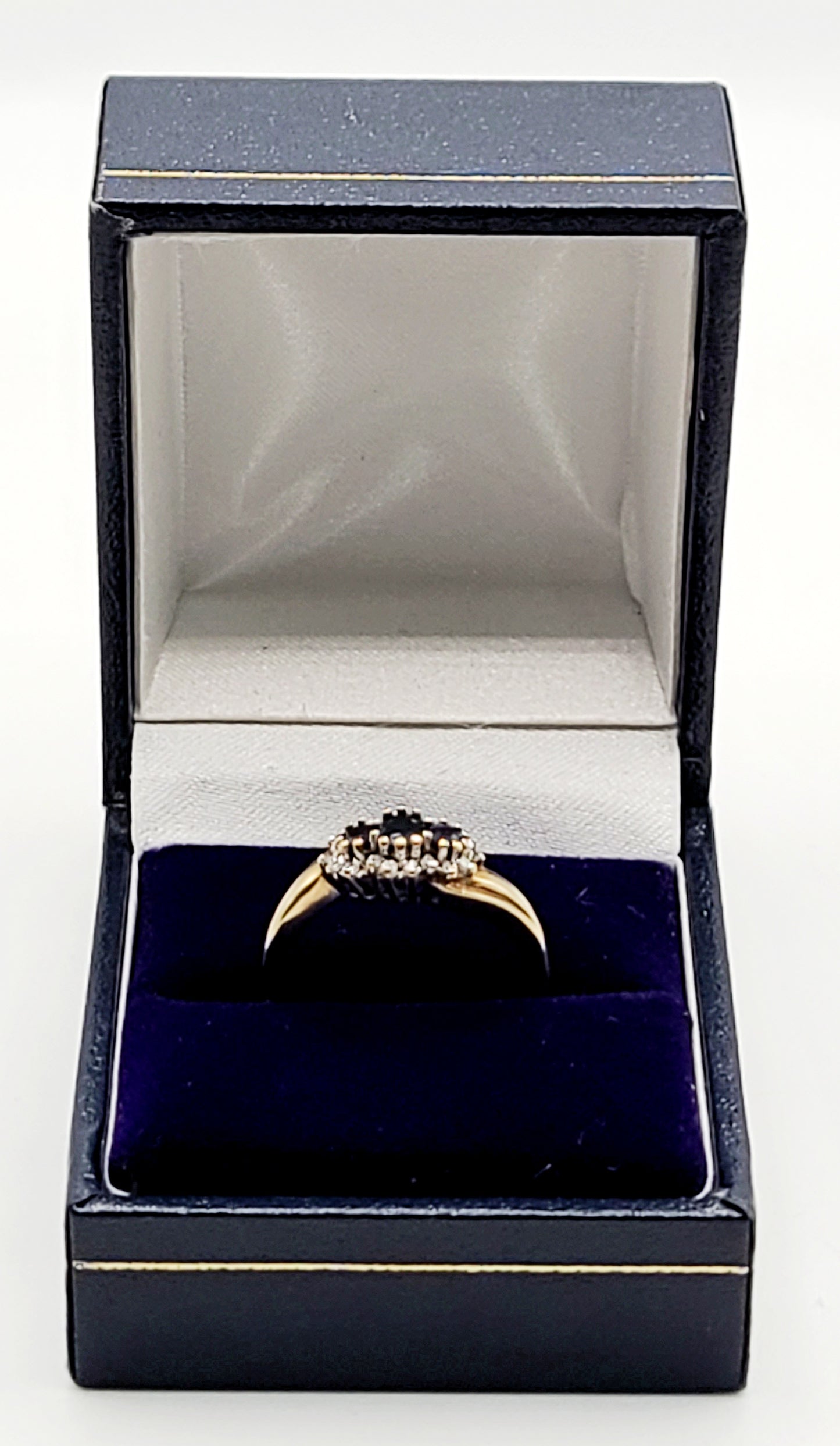 Sapphire & Illusion set Diamonds, Platinum & 9ct Gold