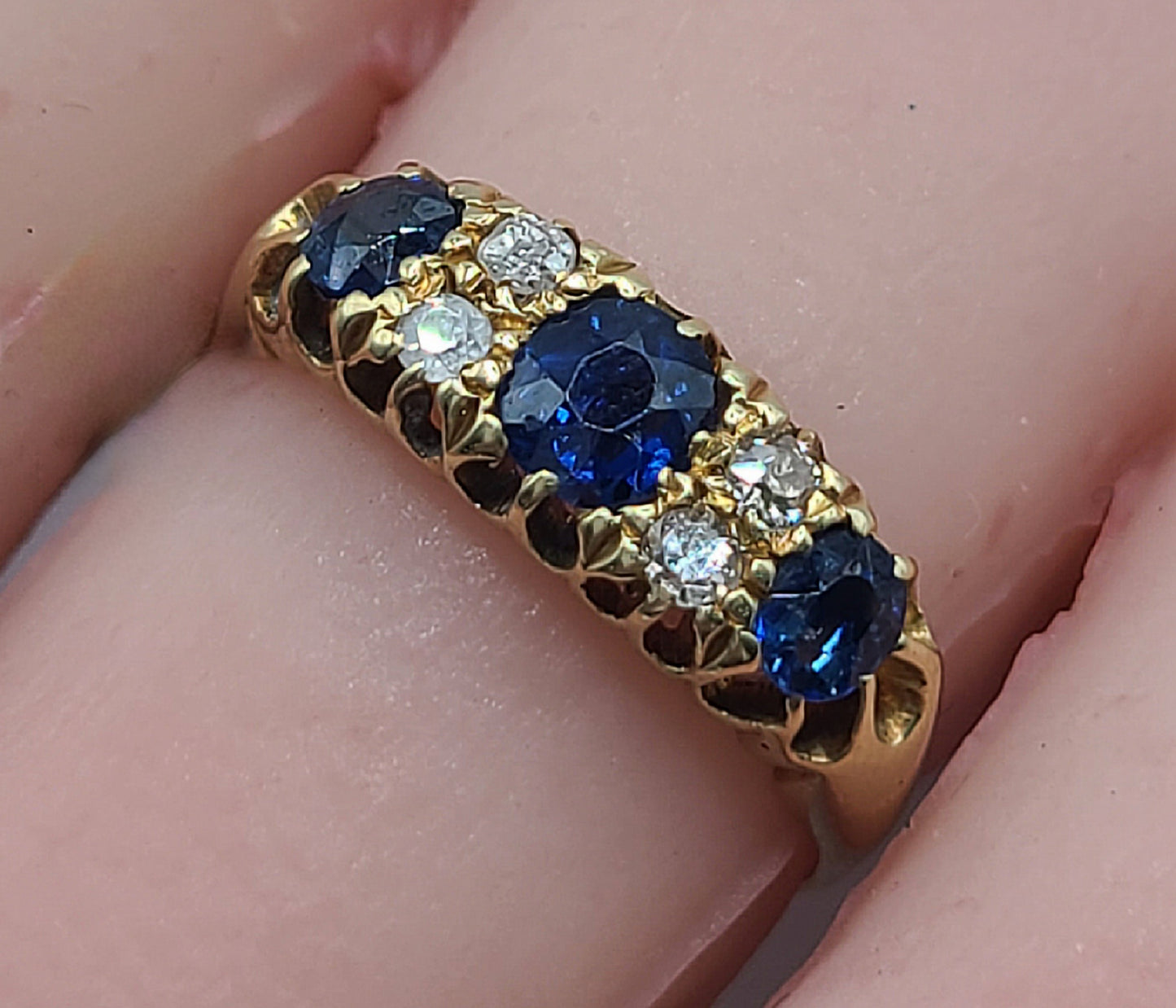 Victorian Sapphire & Diamond Ring c1880