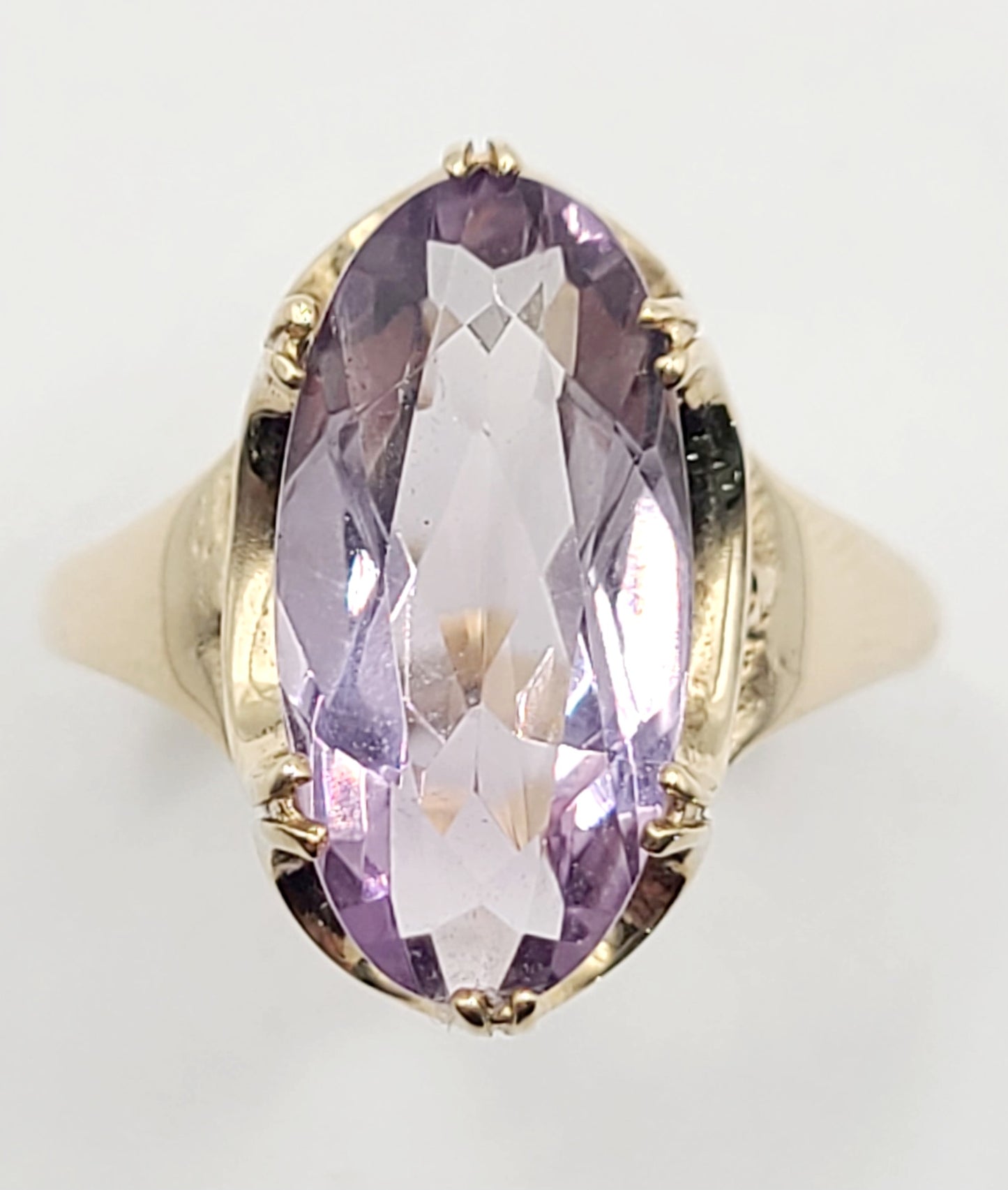Amethyst & 9ct Gold Marquise Style Vintage Ring