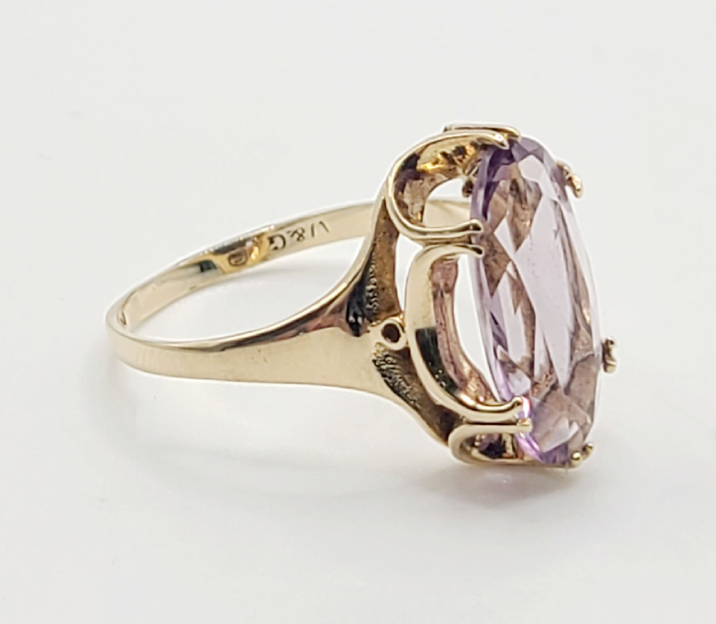 Amethyst & 9ct Gold Marquise Style Vintage Ring