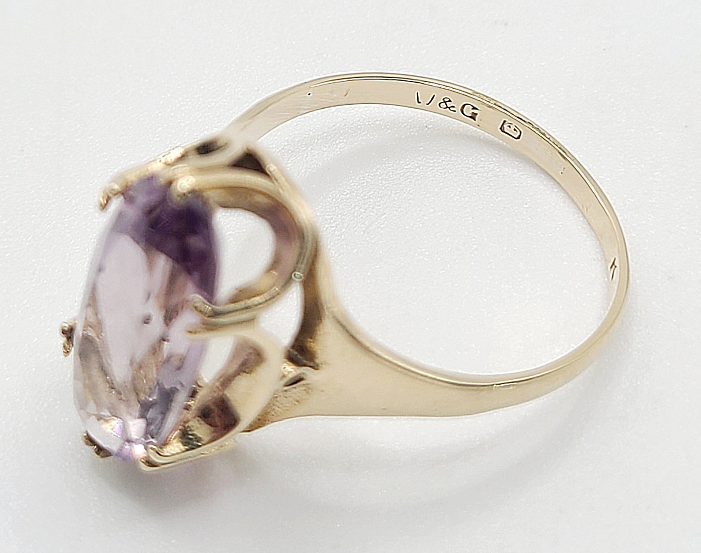 Amethyst & 9ct Gold Marquise Style Vintage Ring