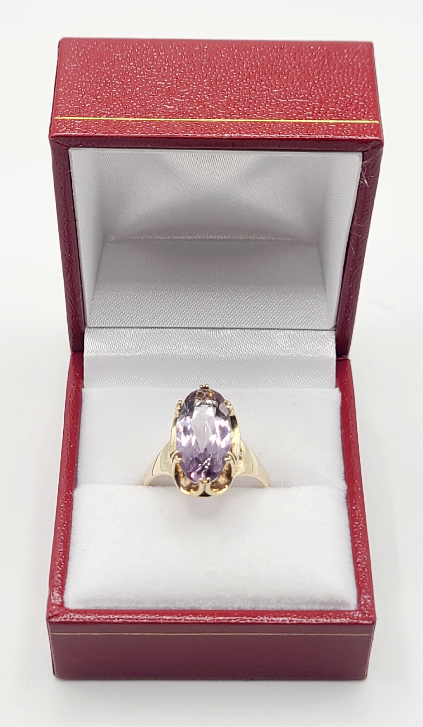 Amethyst & 9ct Gold Marquise Style Vintage Ring