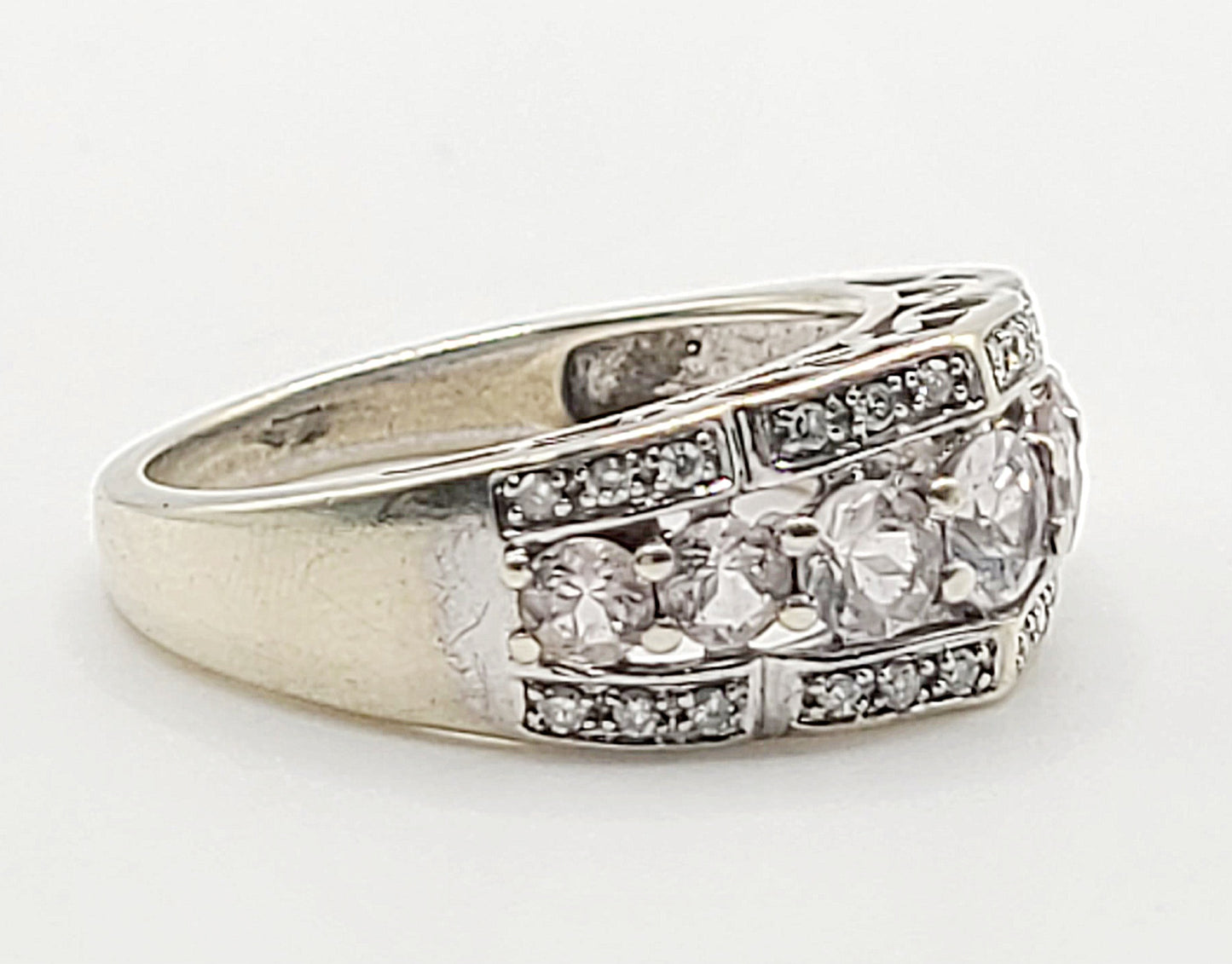 Diamond & Morganite on 9ct White Gold Ring