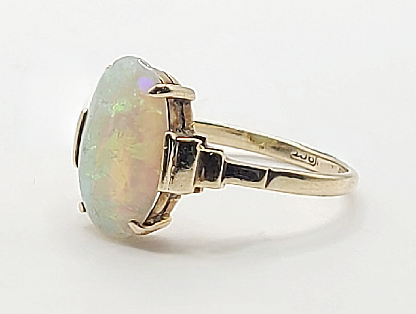 Art Deco Antique Oval Cut Opal 9ct Gold Ring c1930
