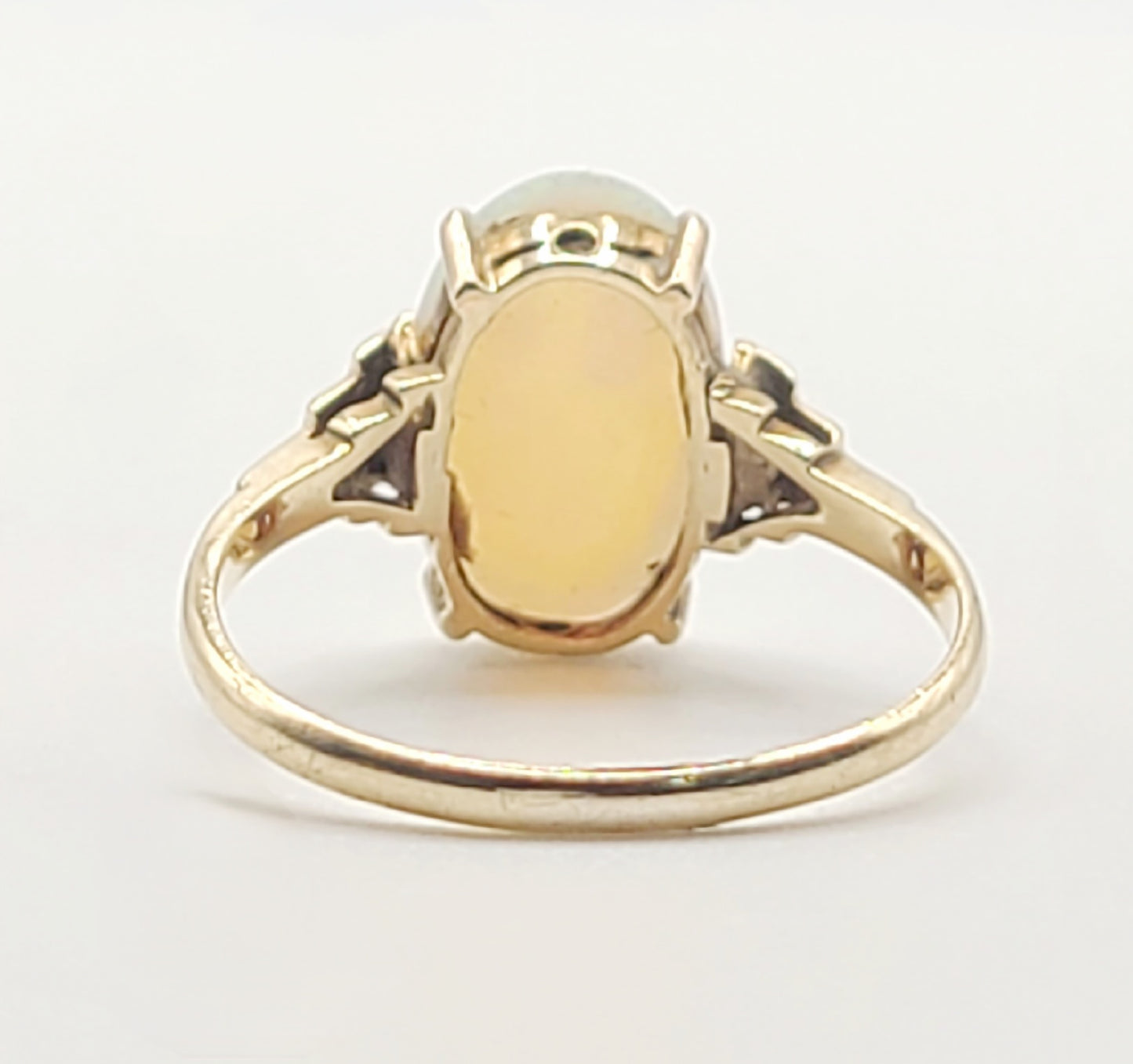 Art Deco Antique Oval Cut Opal 9ct Gold Ring c1930