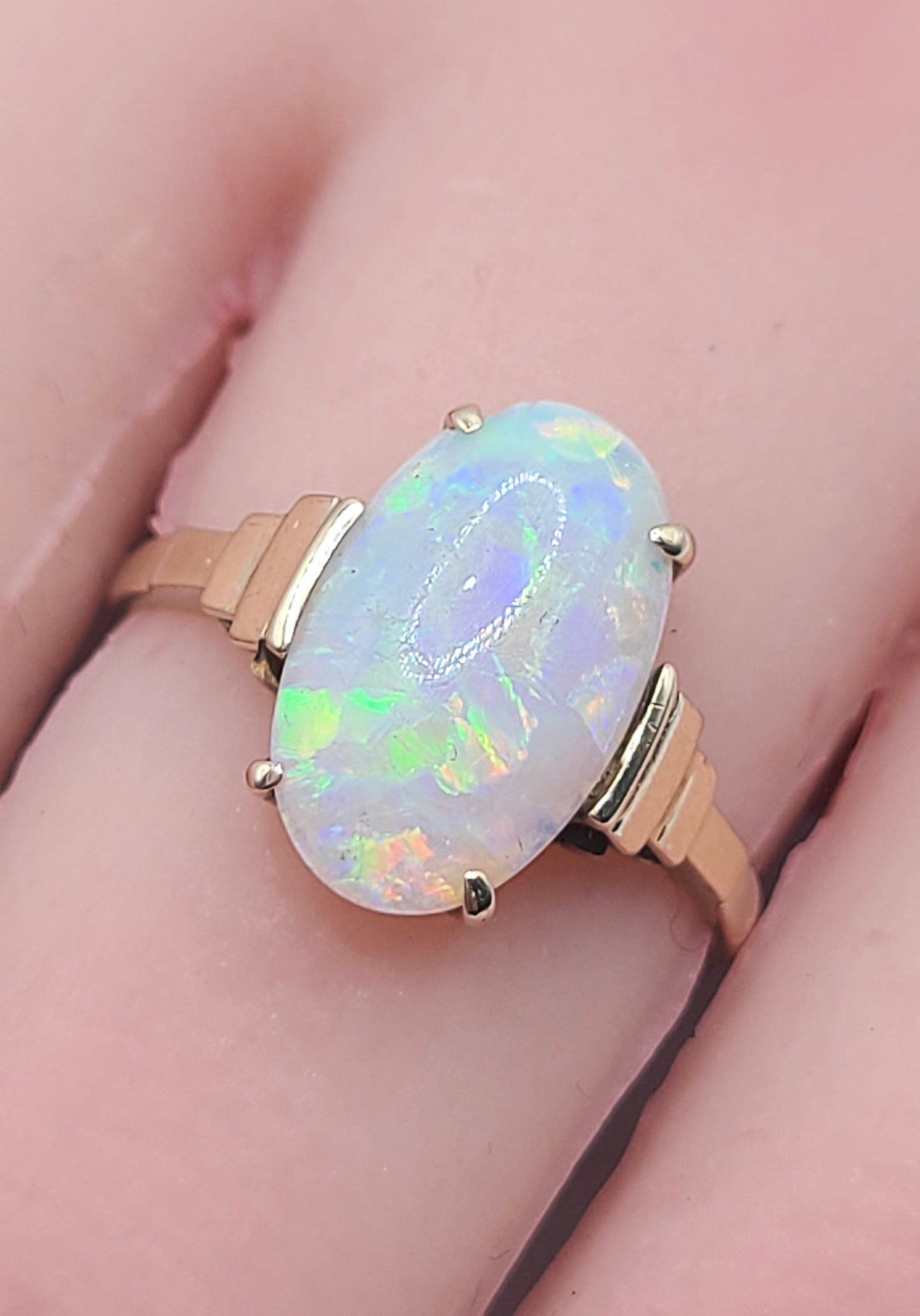 Art Deco Antique Oval Cut Opal 9ct Gold Ring c1930