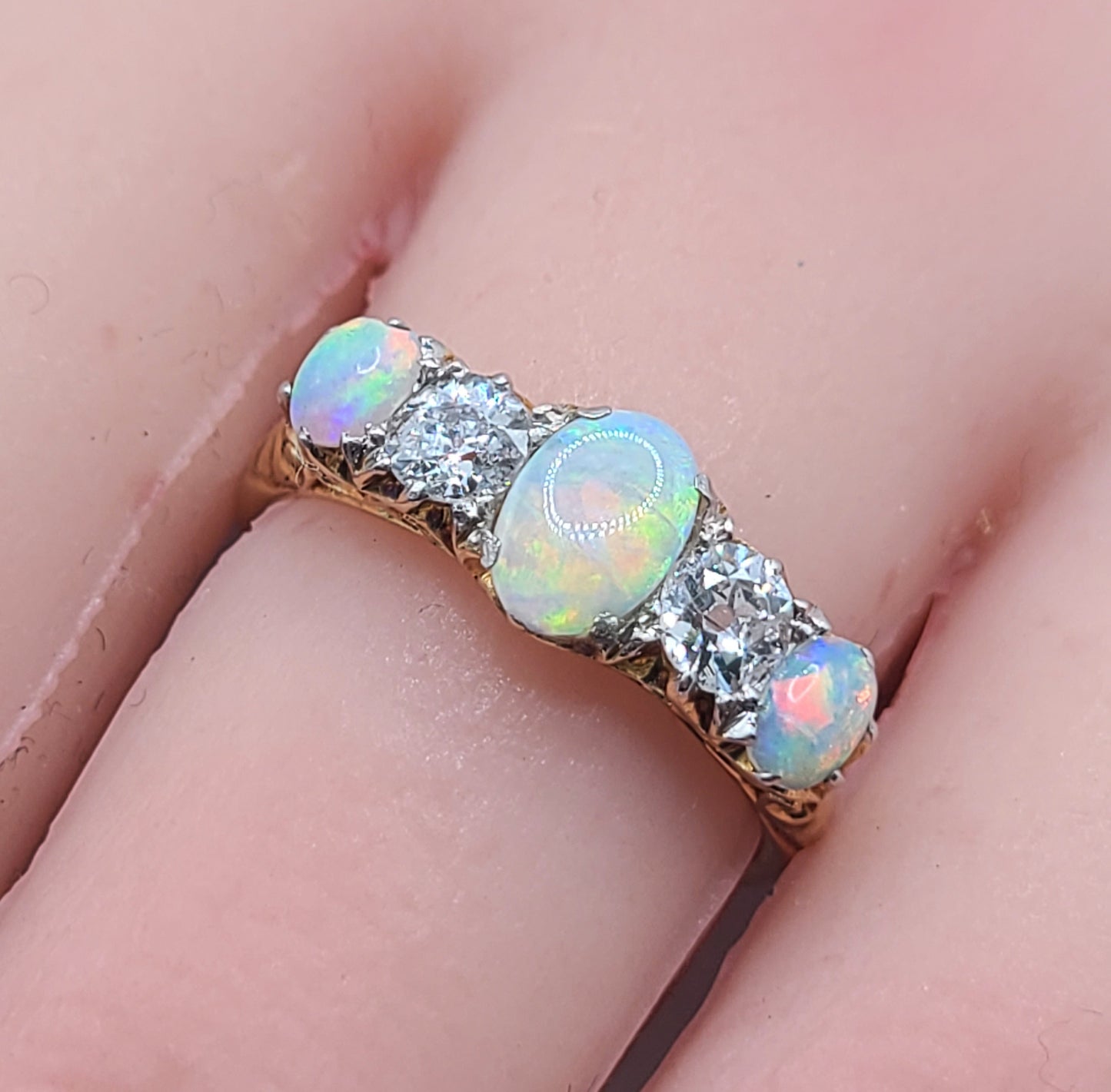 Victorian 1.25ct Opal & 0.5ct Diamond 18ct Gold Ring