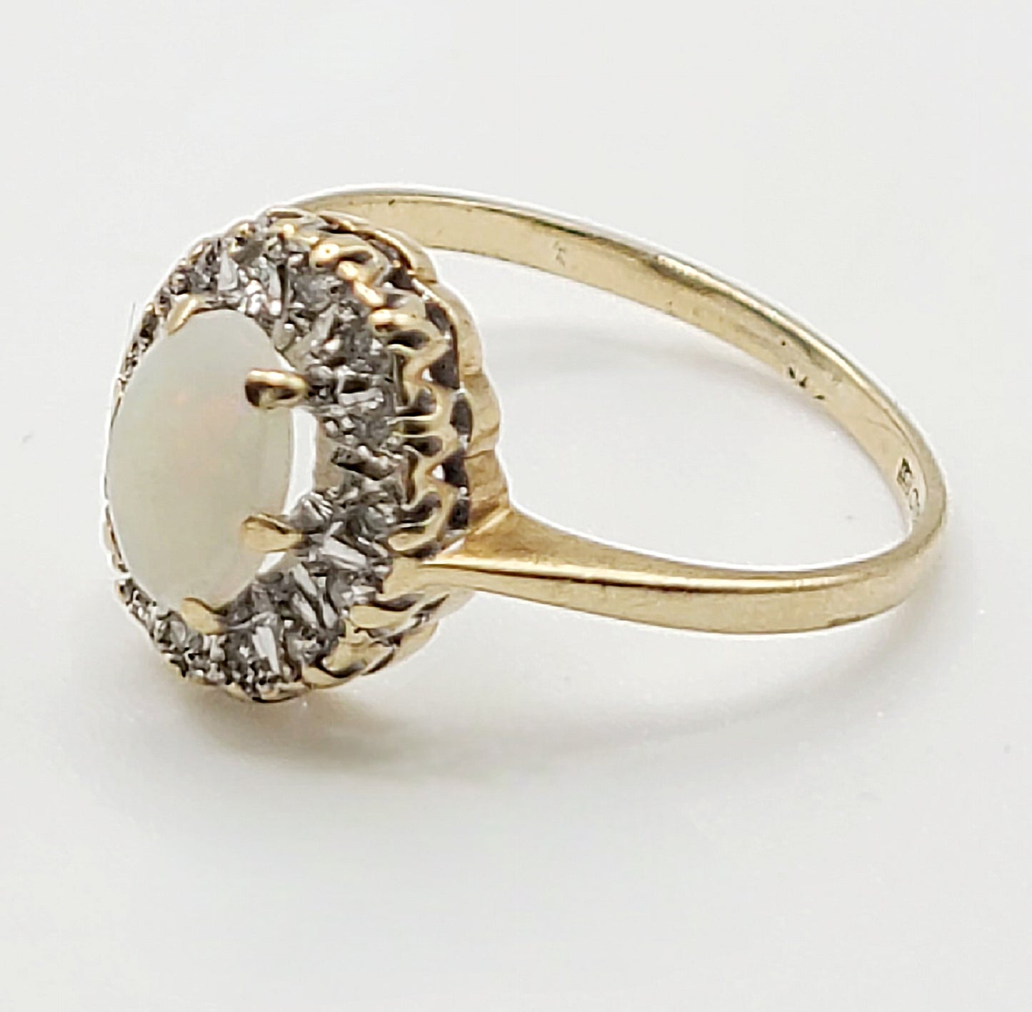 9ct Gold Oval Cut Opal &CZ Halo Ring Size N1/2