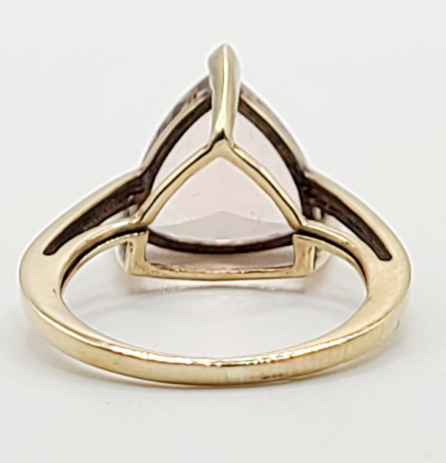Trilliant Cut approx 5ct Morganite on 9ct Gold Ring
