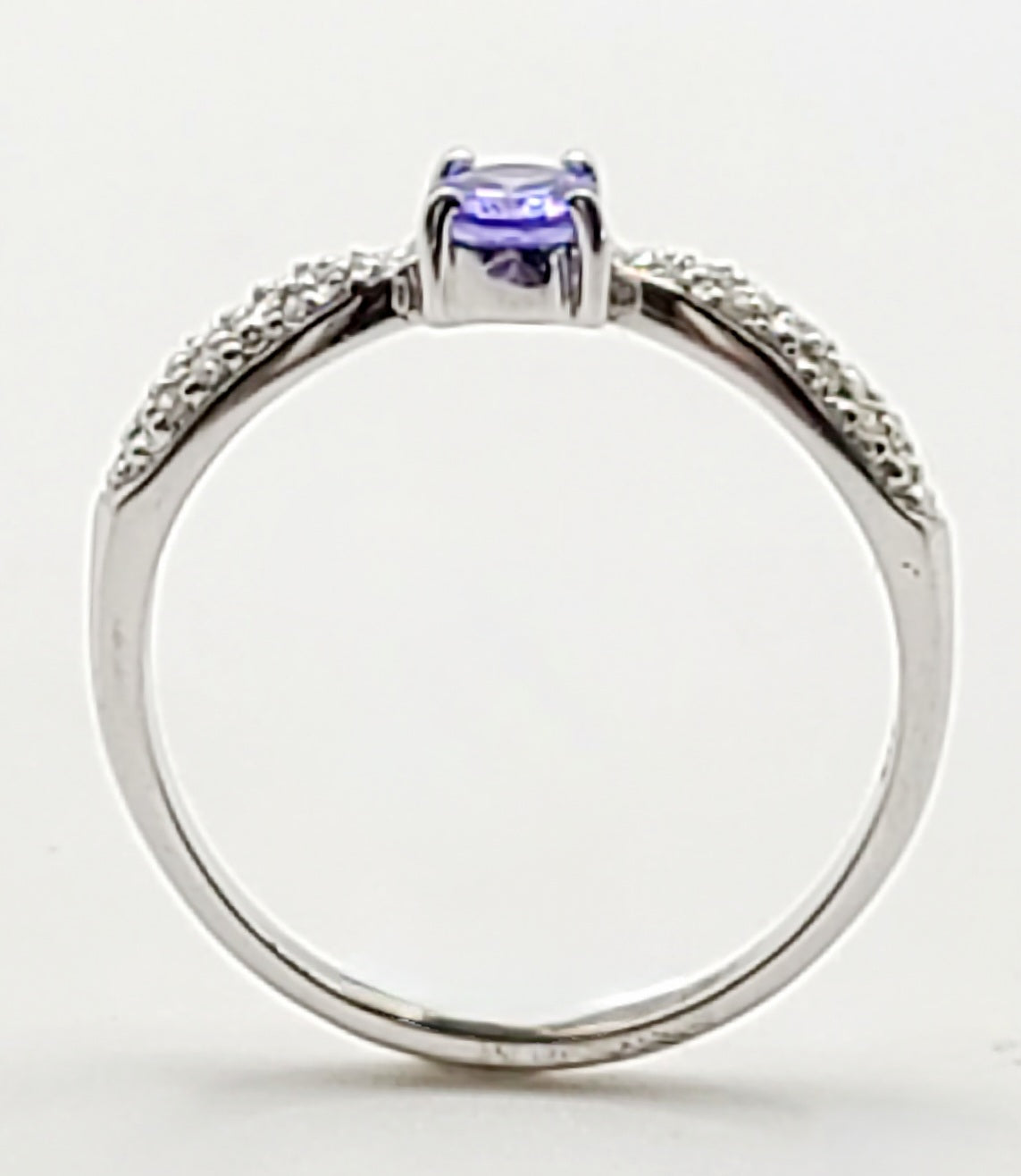 Tanzanite 9ct Gold Ring with Diamond Shoulders