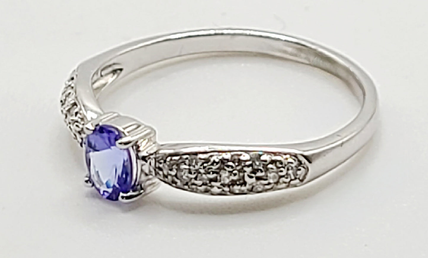 Tanzanite 9ct Gold Ring with Diamond Shoulders