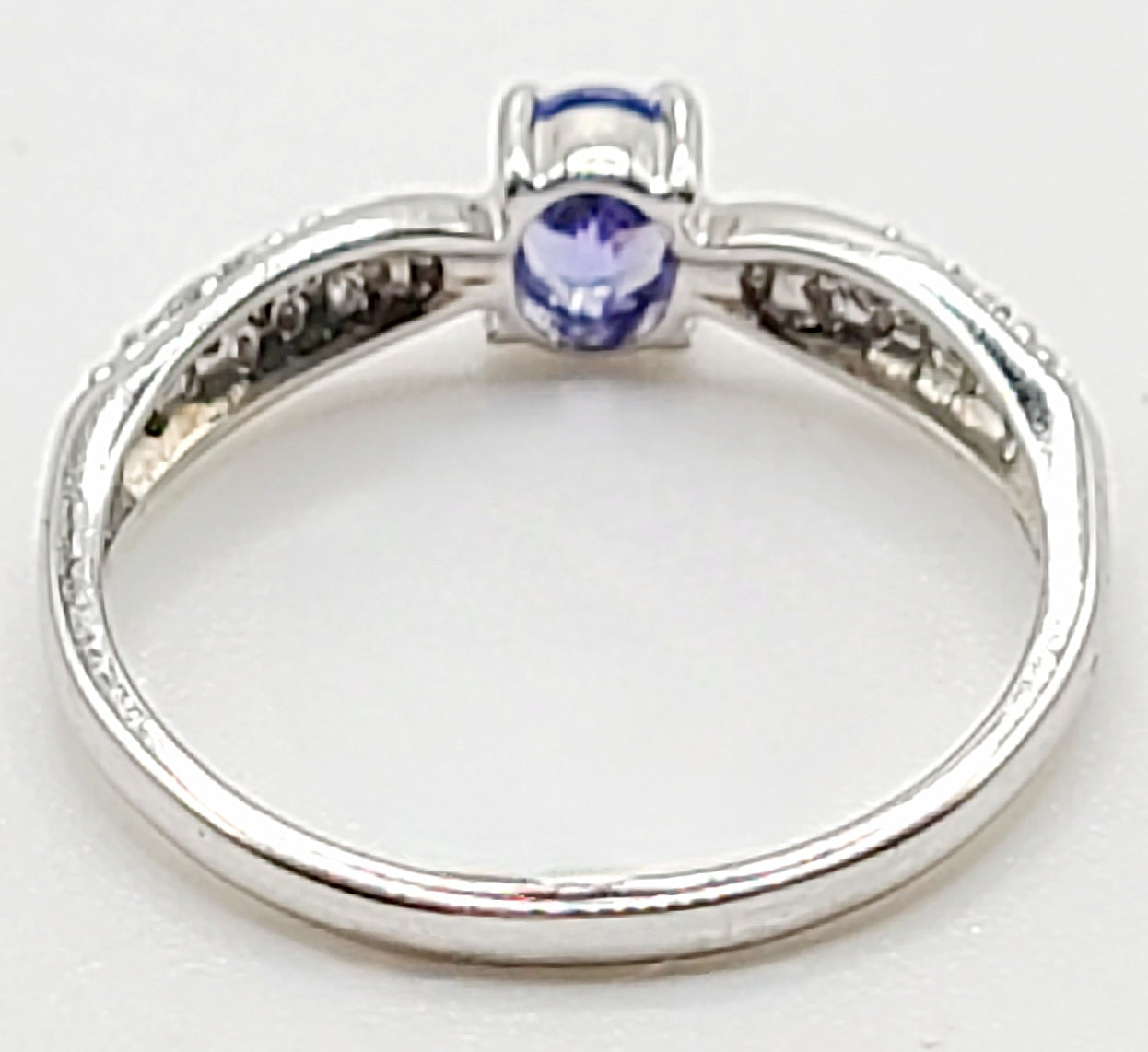 Tanzanite 9ct Gold Ring with Diamond Shoulders