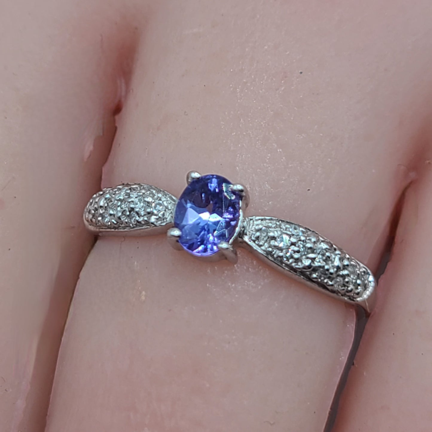 Tanzanite 9ct Gold Ring with Diamond Shoulders