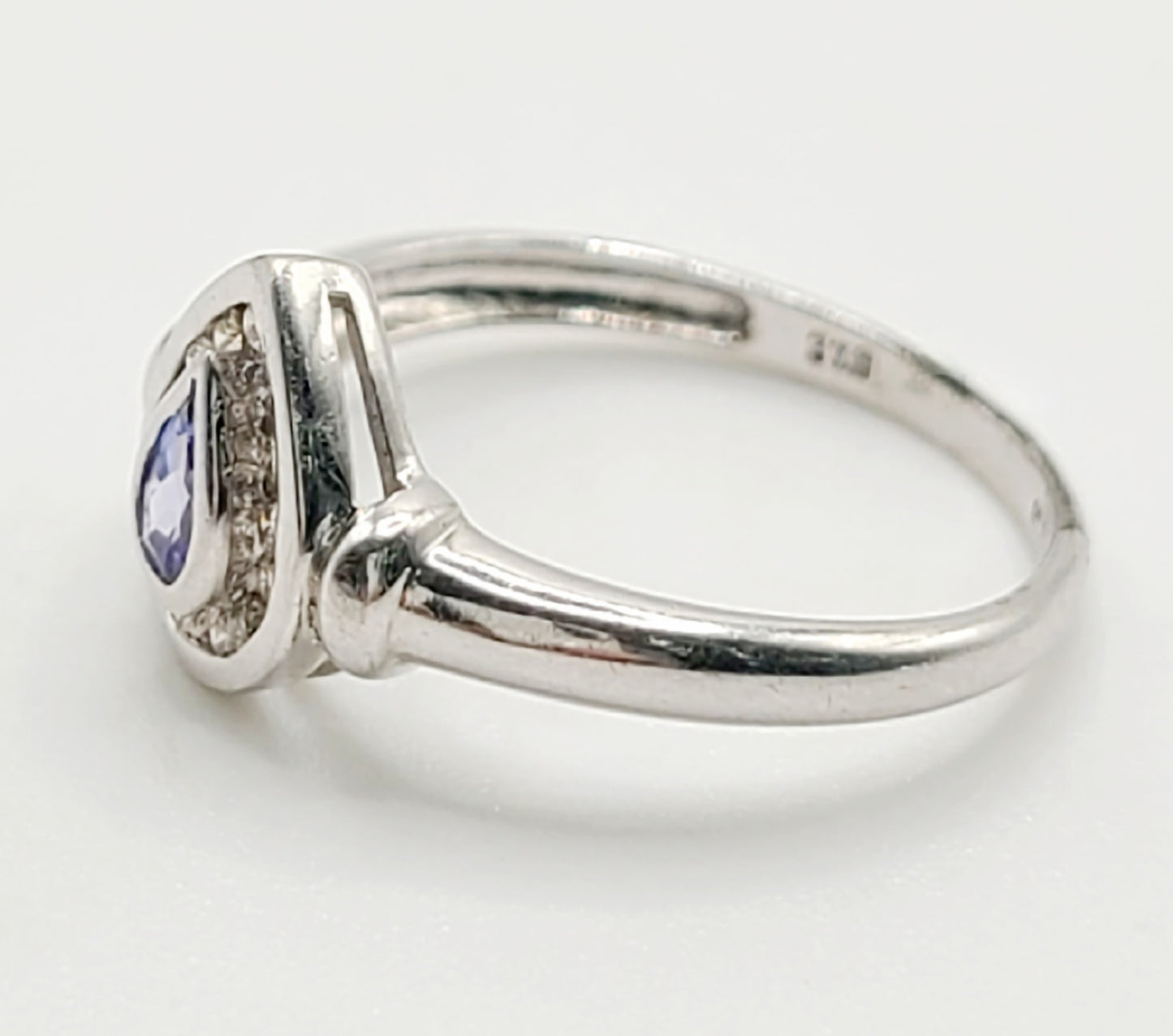Tear Drop Tanzanite on 9ct White Gold with Diamond Halo, Birmingham c2000