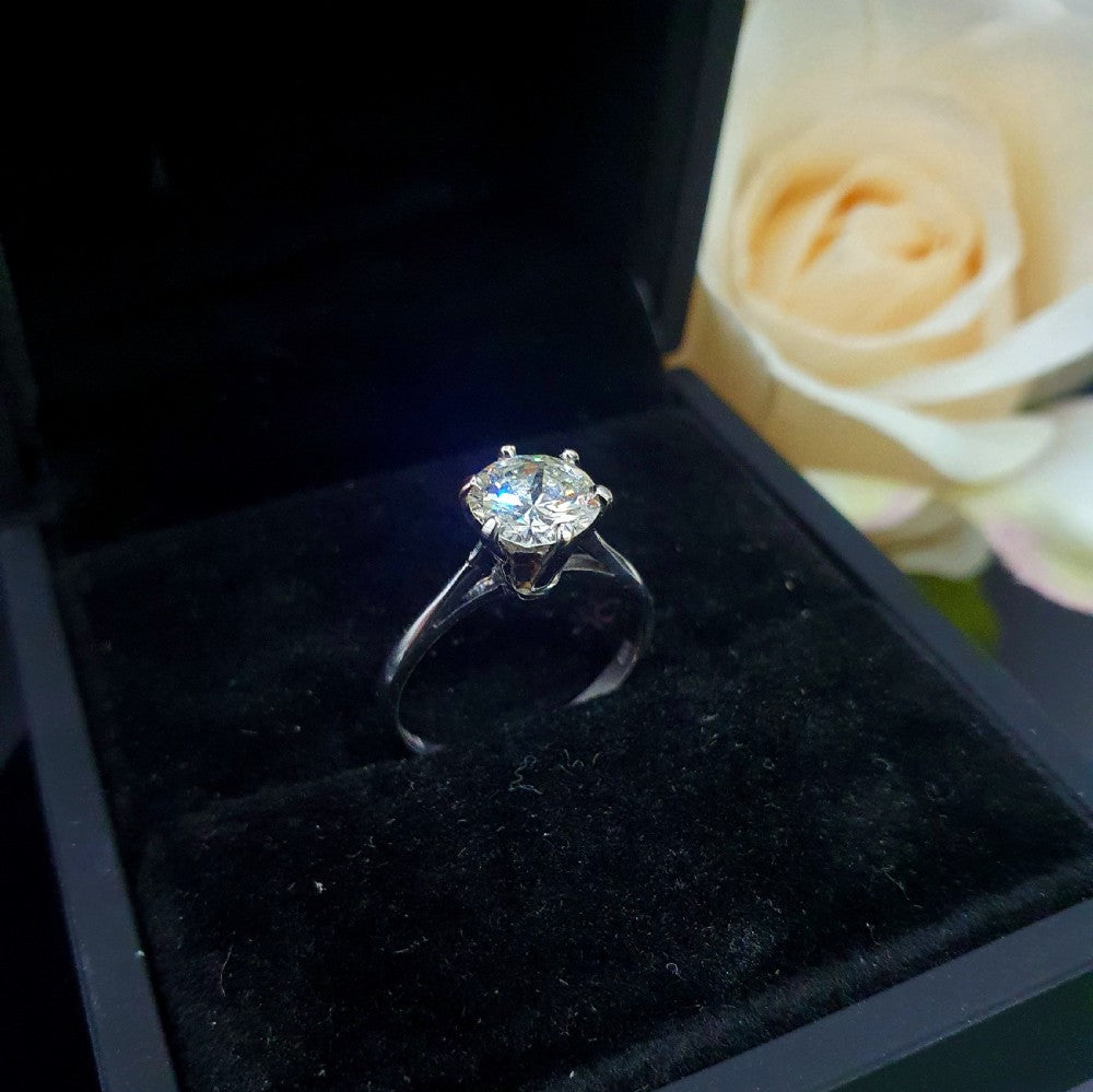 Natural 1.04ct Diamond Solitaire on 18ct White Gold Ring - Size J1/2 c1960