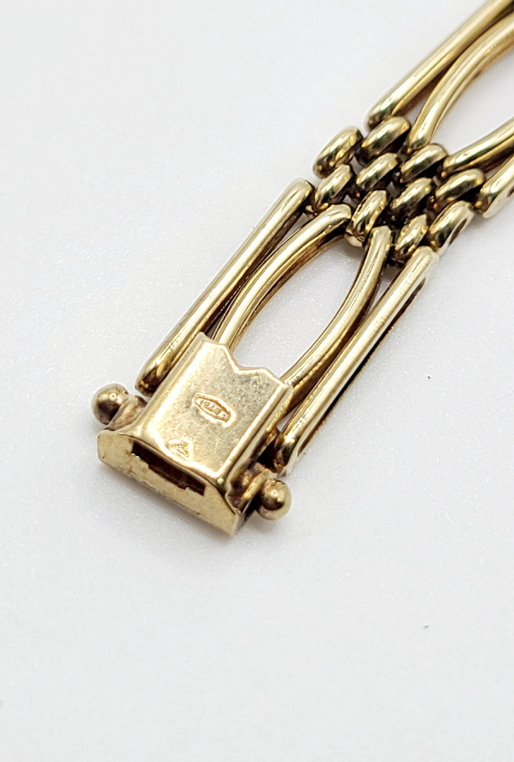 Heavy 9ct Gold Bracelet