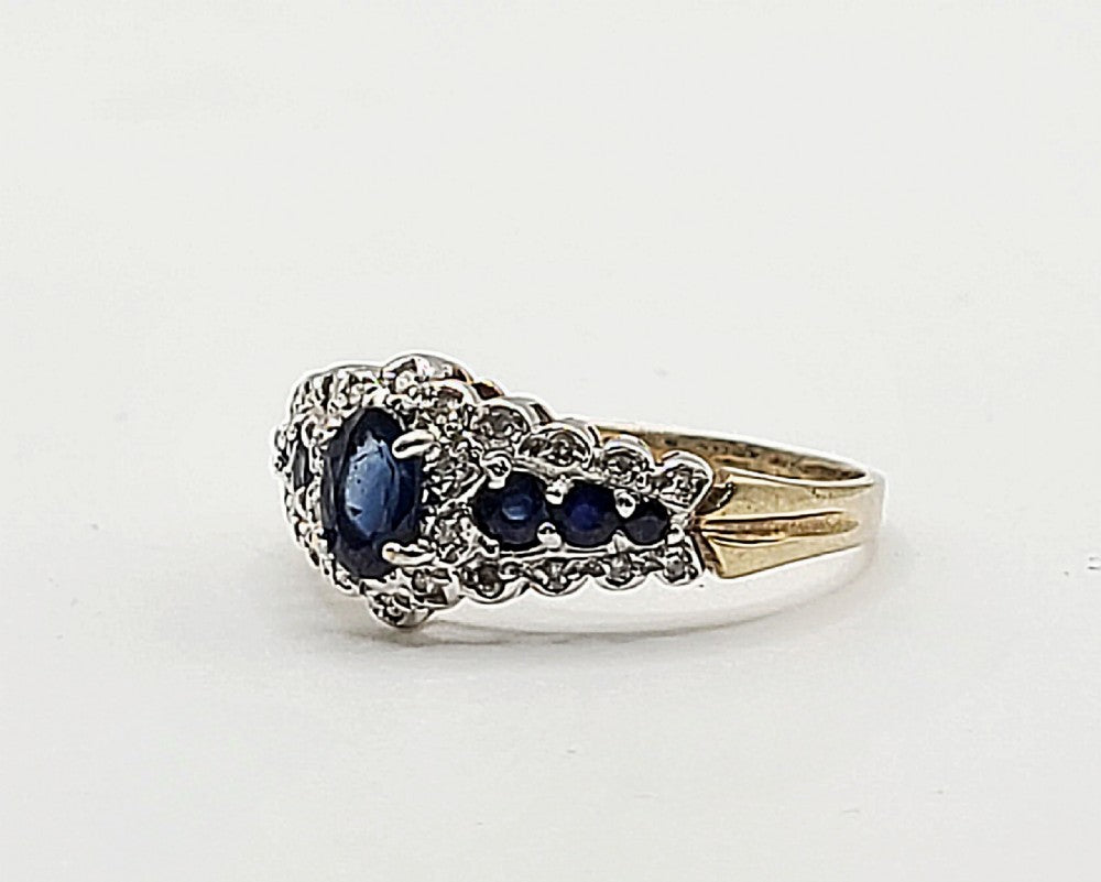 Vintage Oval Cut Central Sapphire & Diamond Shoulders 9ct Gold Ring (R)