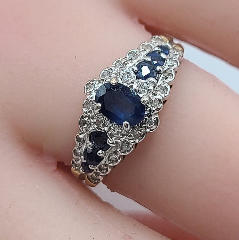 Vintage Oval Cut Central Sapphire & Diamond Shoulders 9ct Gold Ring (R)