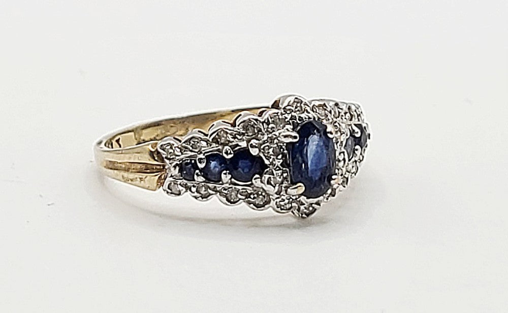 Vintage Oval Cut Central Sapphire & Diamond Shoulders 9ct Gold Ring (R)