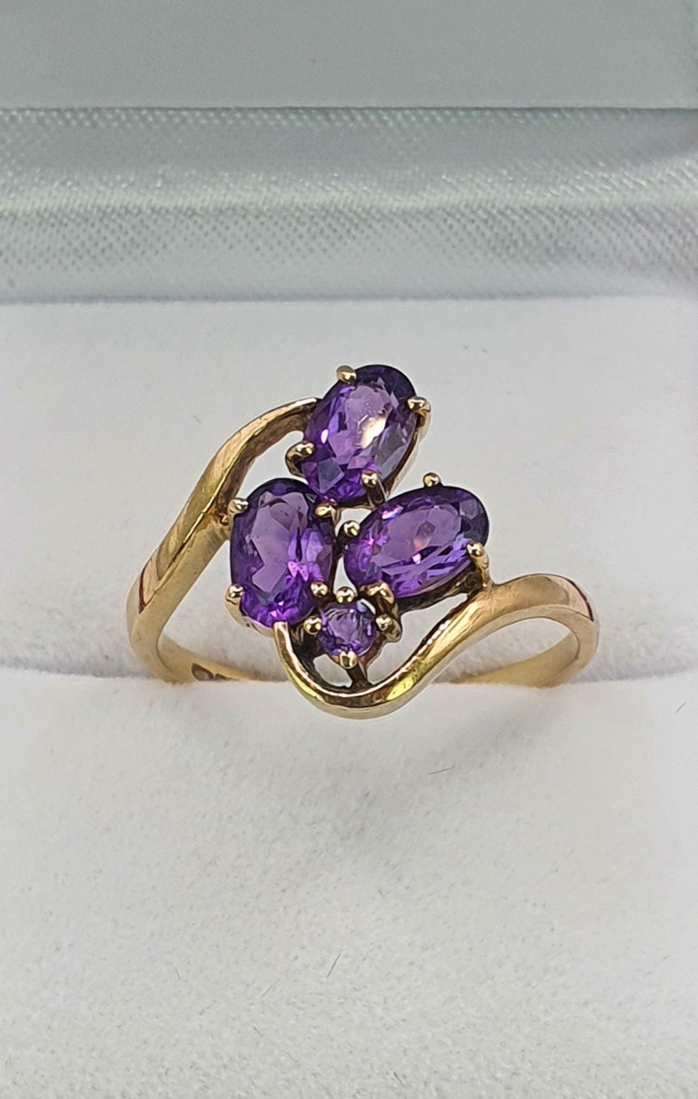 Vintage 9ct Gold & Amethyst Swirl ring