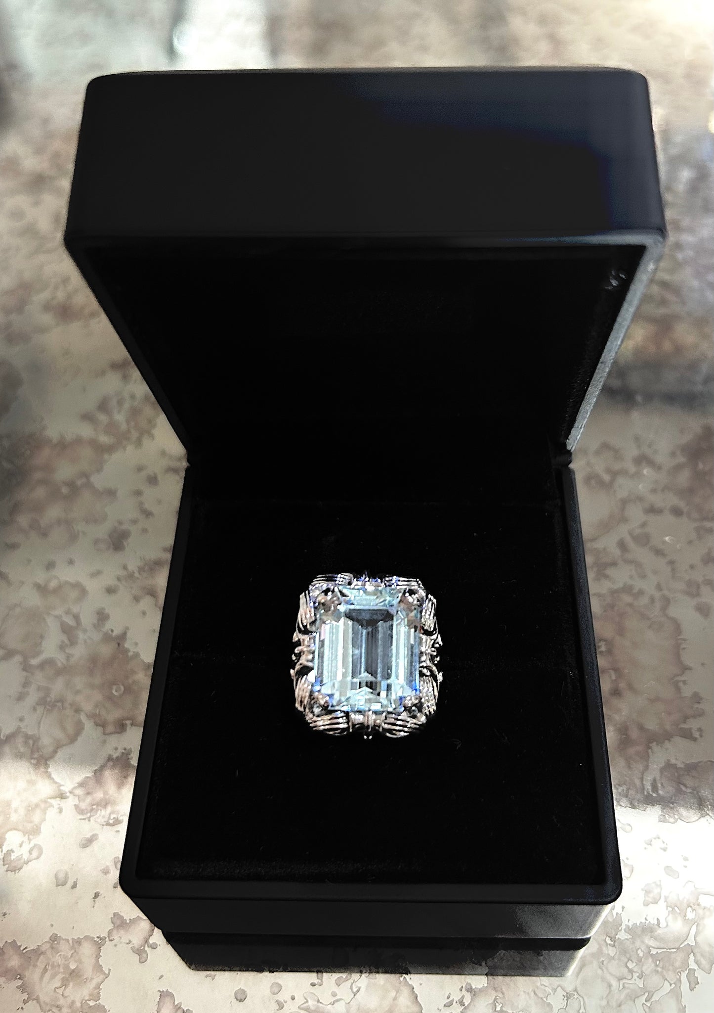 Aquamarine 10ct on Whiten Gold Ring c1950-60's (P)