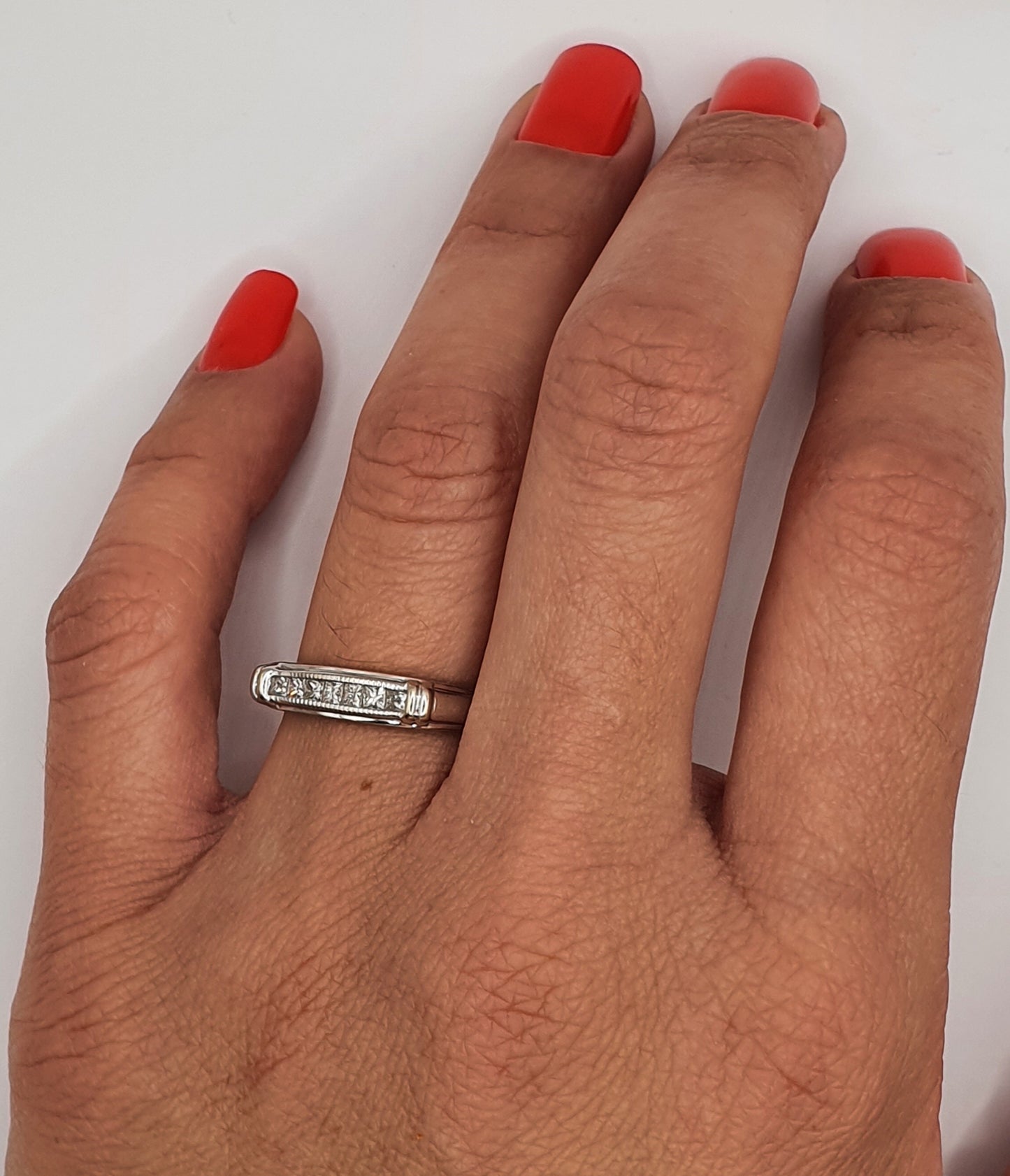 Fine Art Deco Style Diamond 18ct White Gold Ring